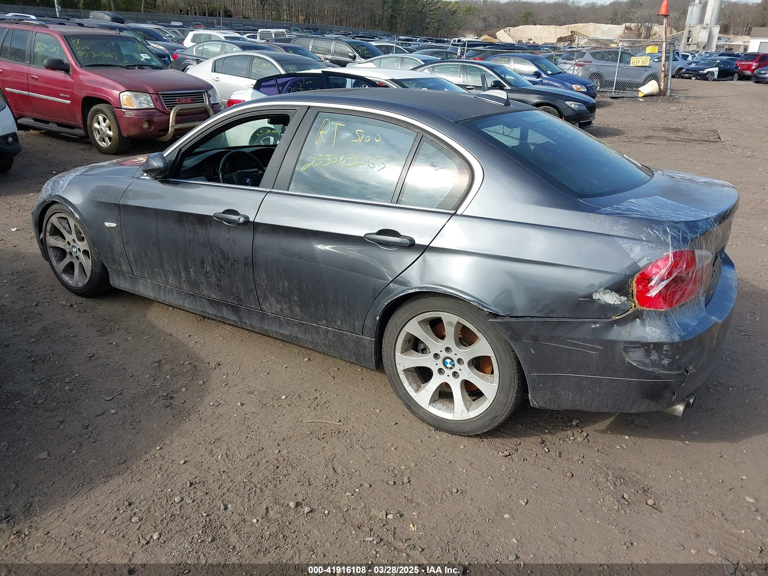 BMW 330I image 3