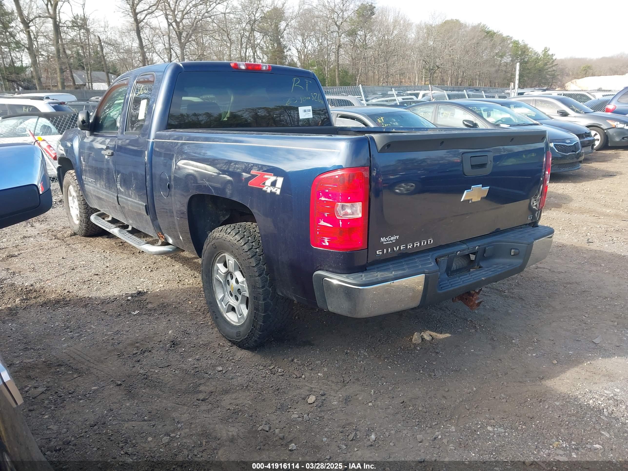 CHEVROLET SILVERADO image 3