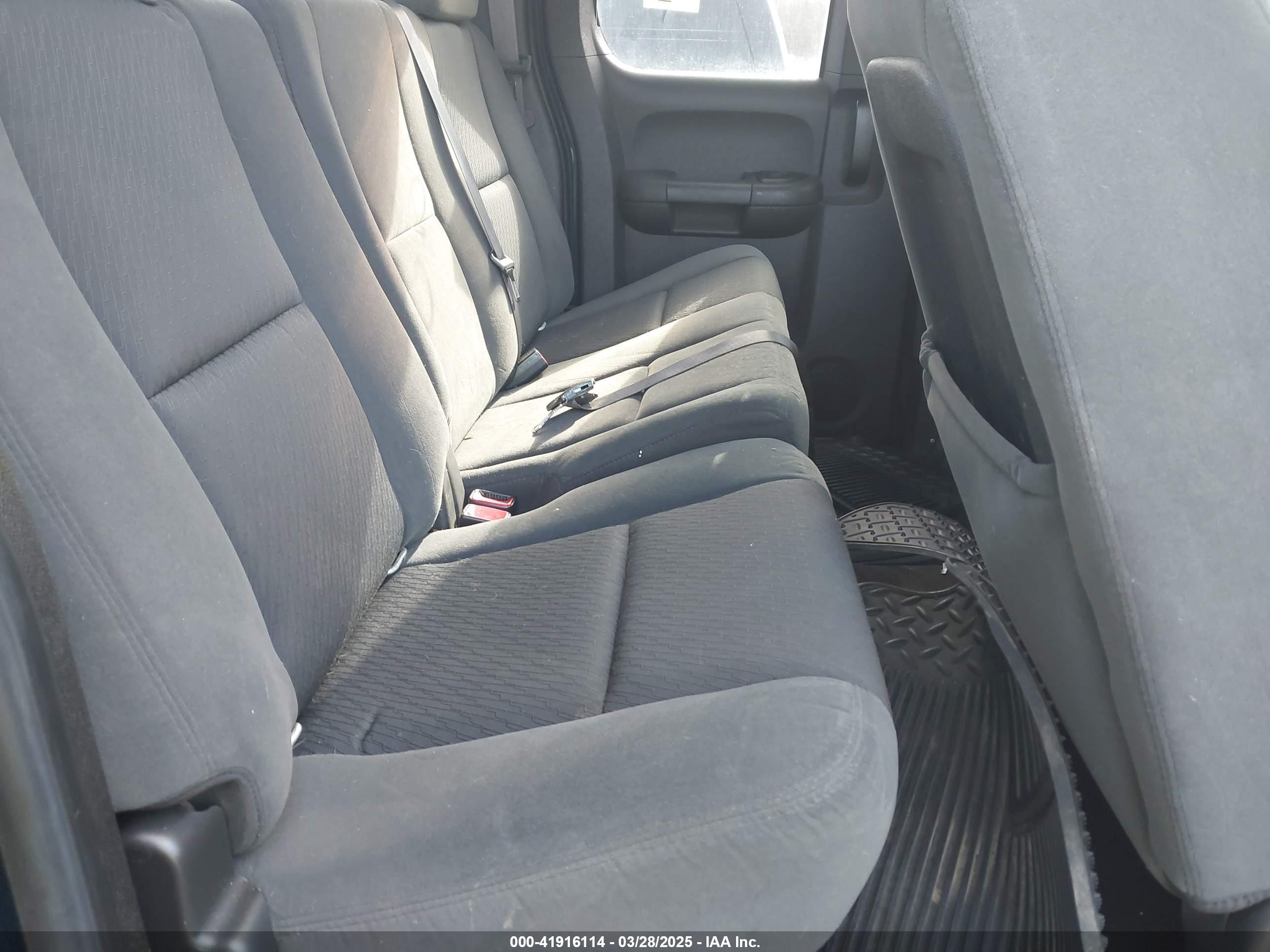 CHEVROLET SILVERADO image 8