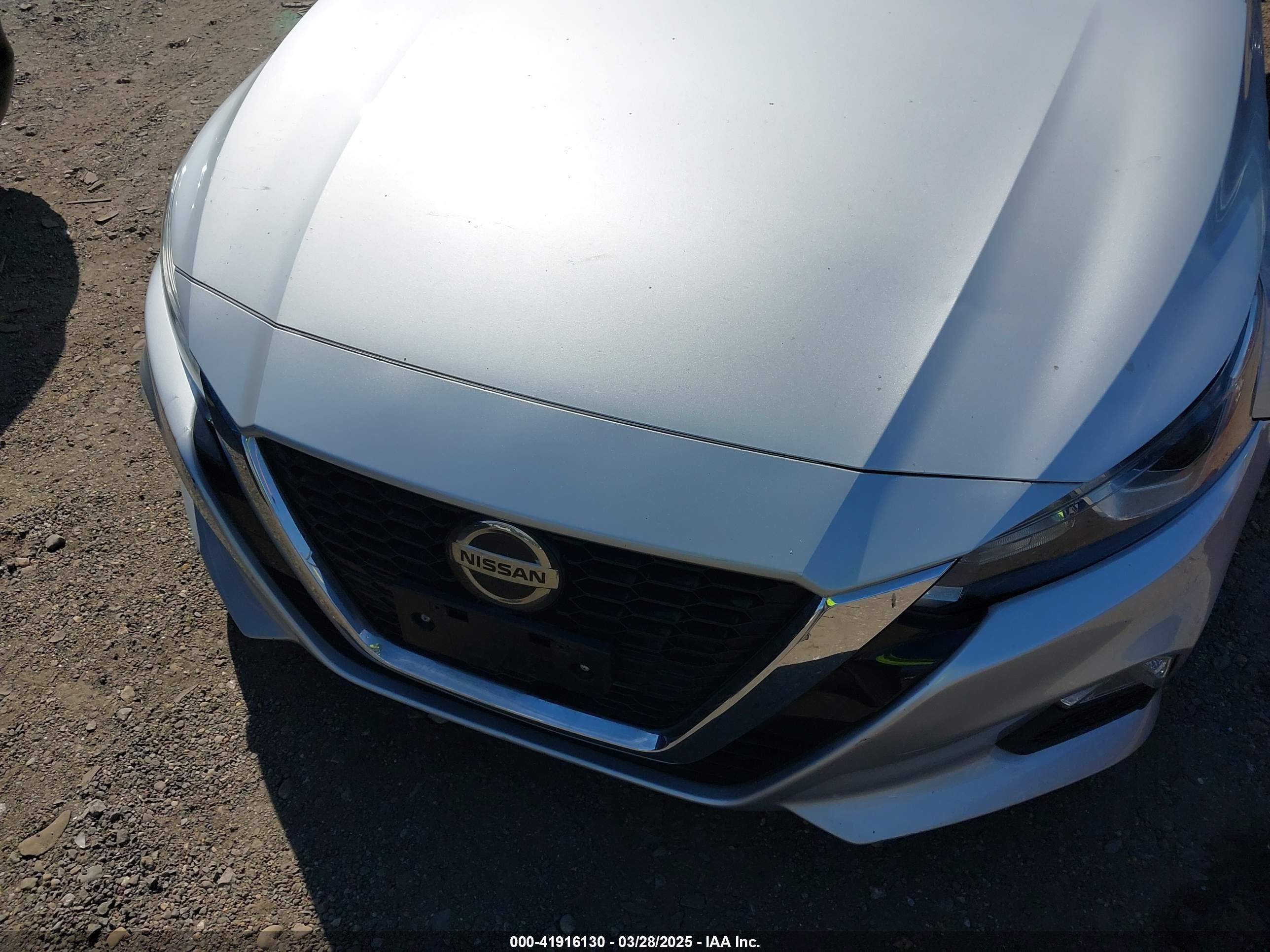 NISSAN ALTIMA image 10