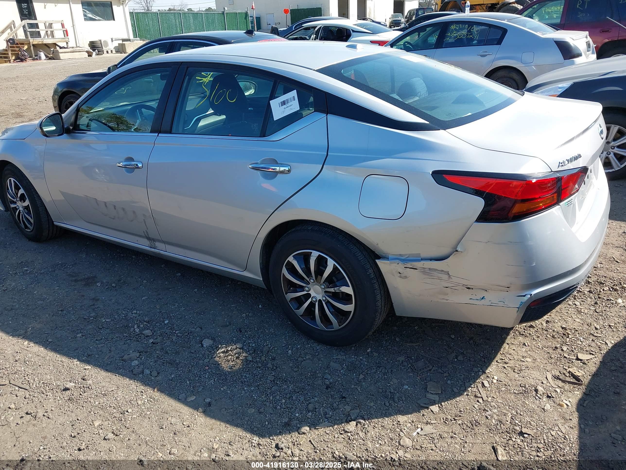 NISSAN ALTIMA image 3