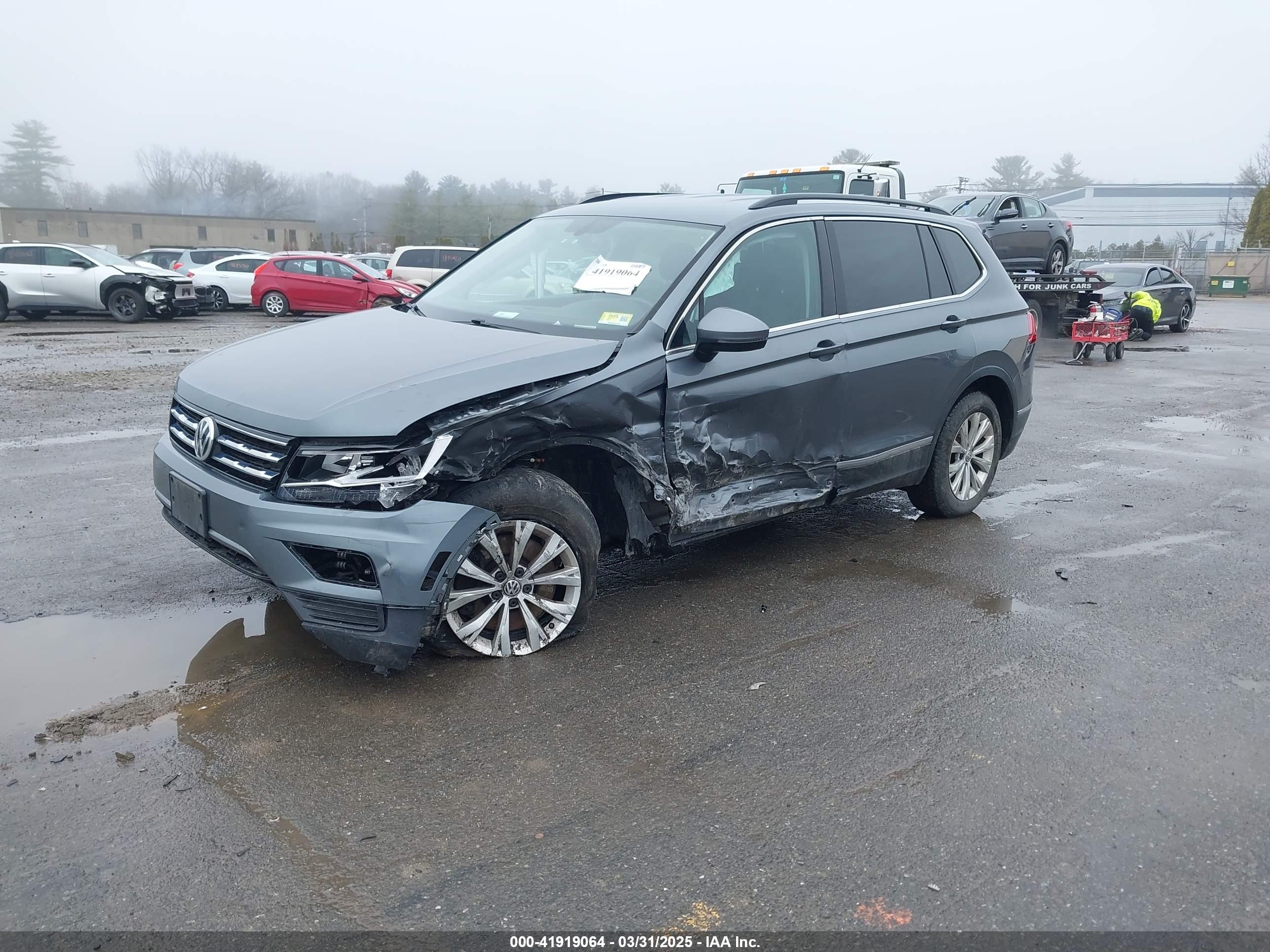 VOLKSWAGEN TIGUAN image 2