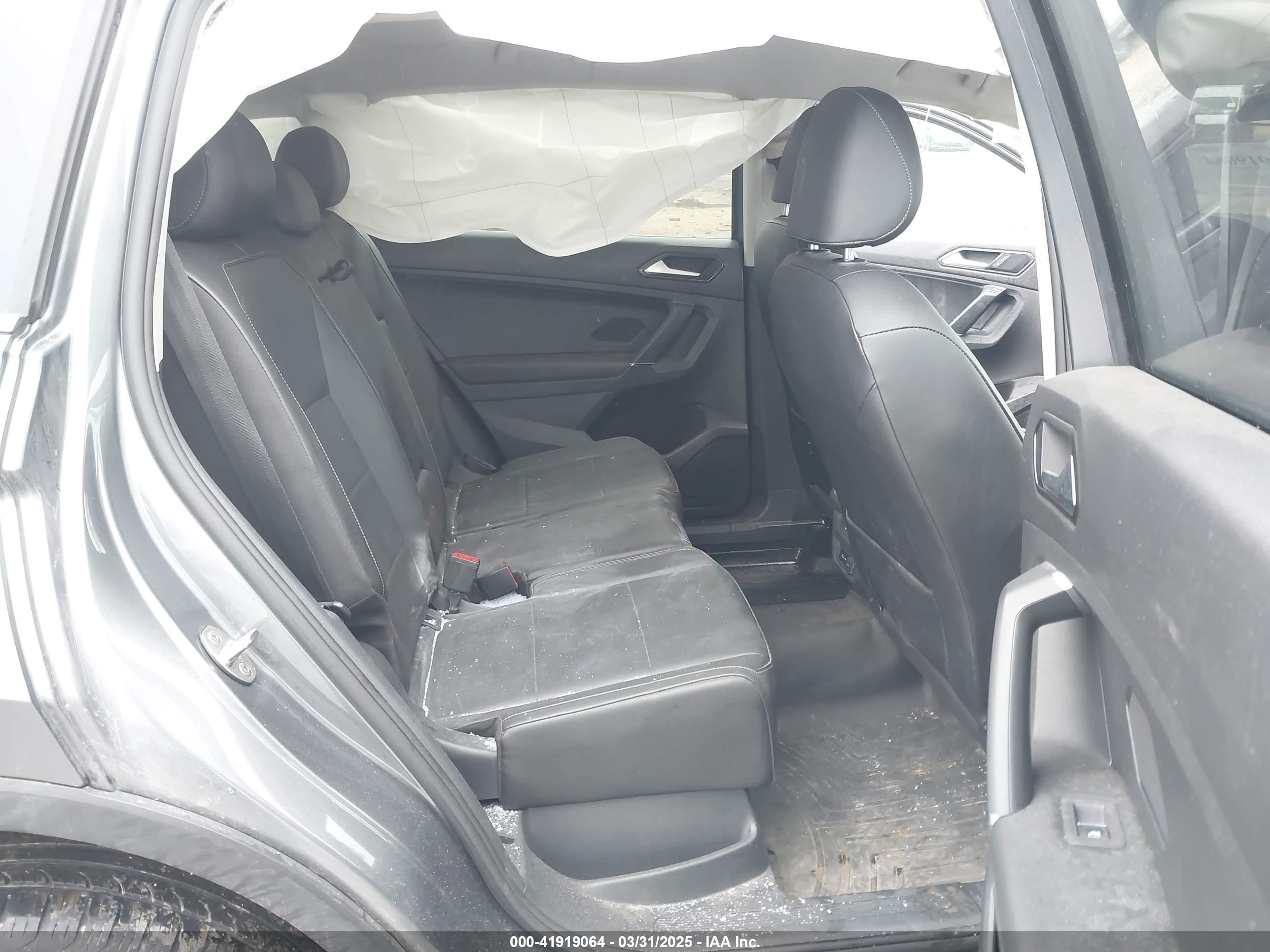 VOLKSWAGEN TIGUAN image 8
