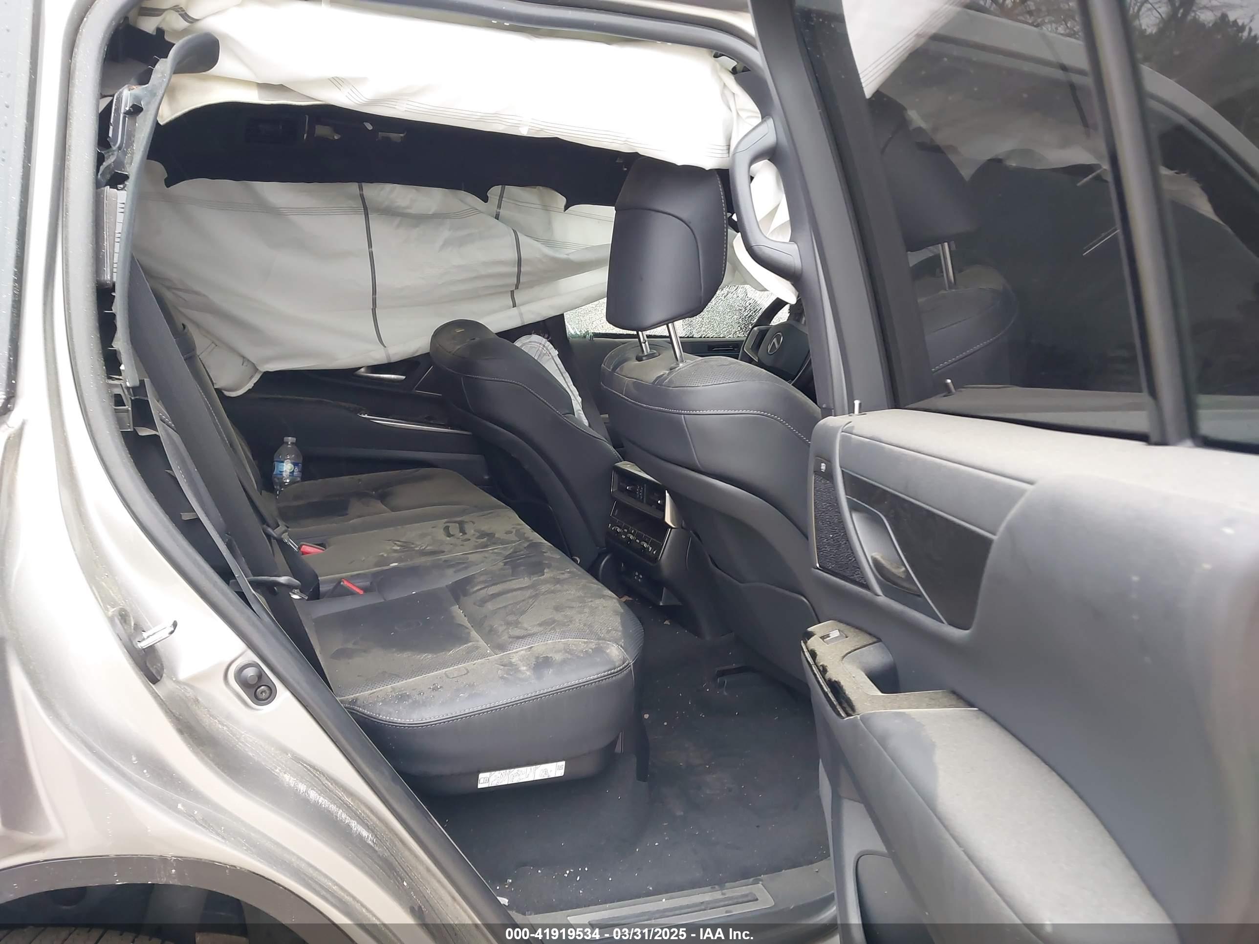 LEXUS LX image 8