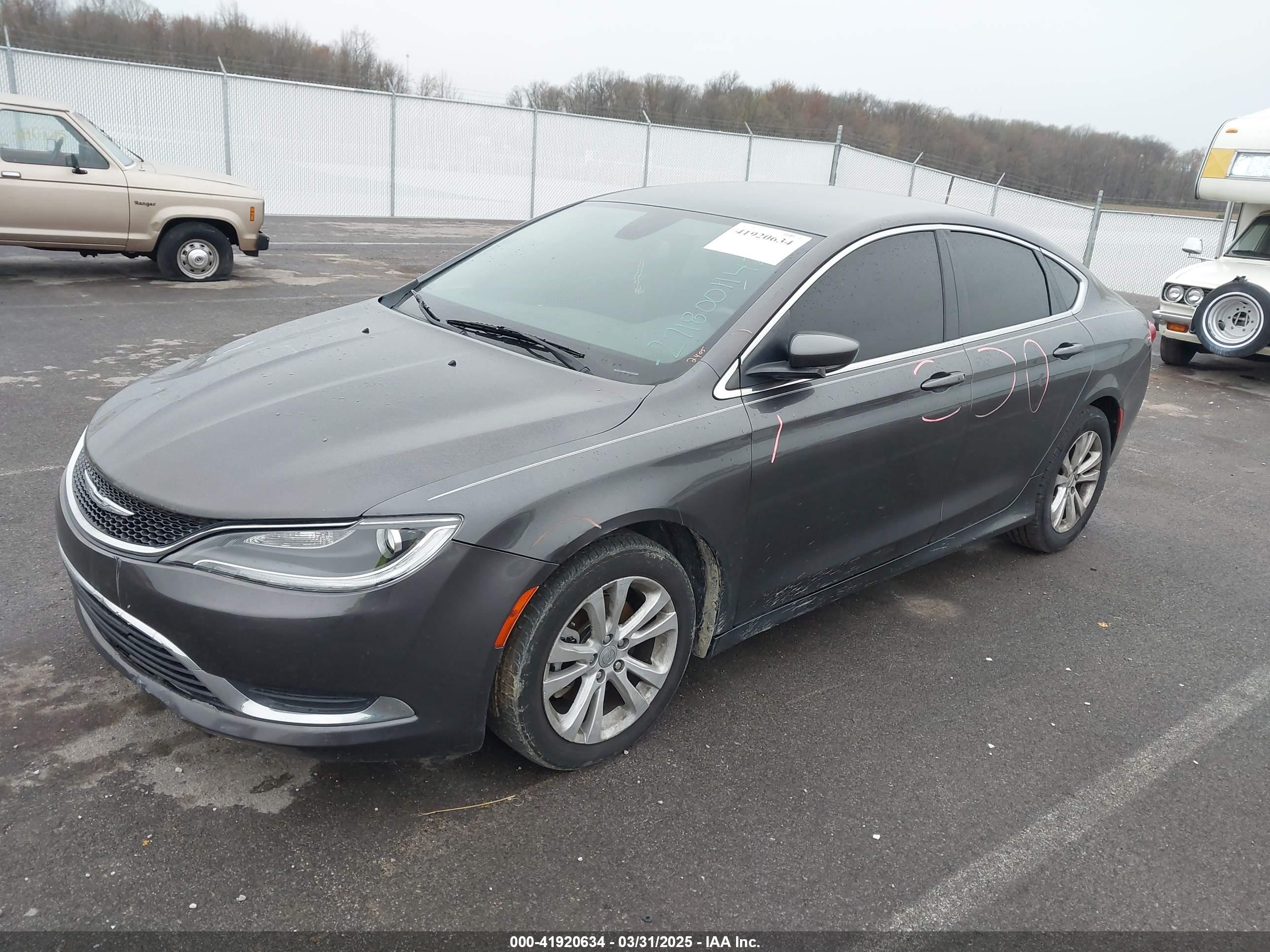 CHRYSLER 200 image 2