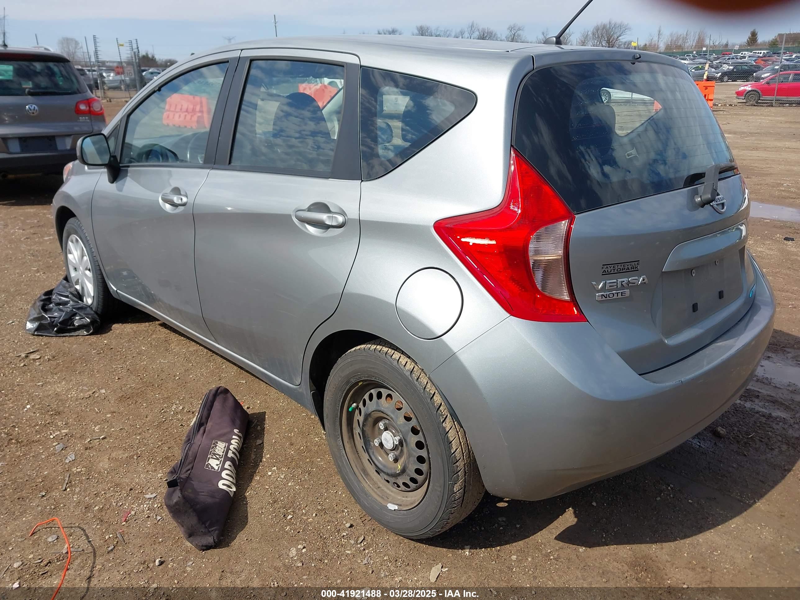 NISSAN VERSA image 3