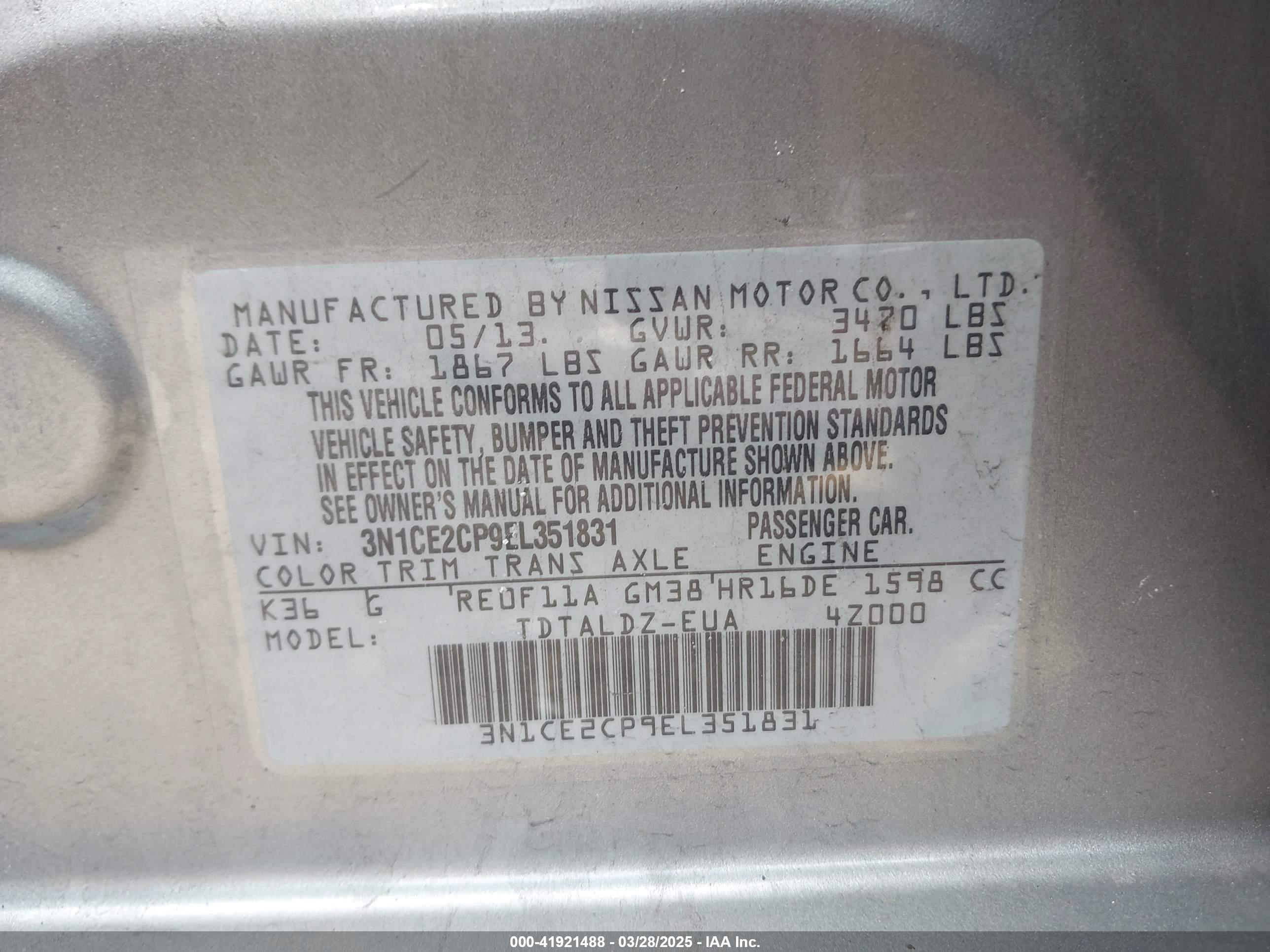 NISSAN VERSA image 9