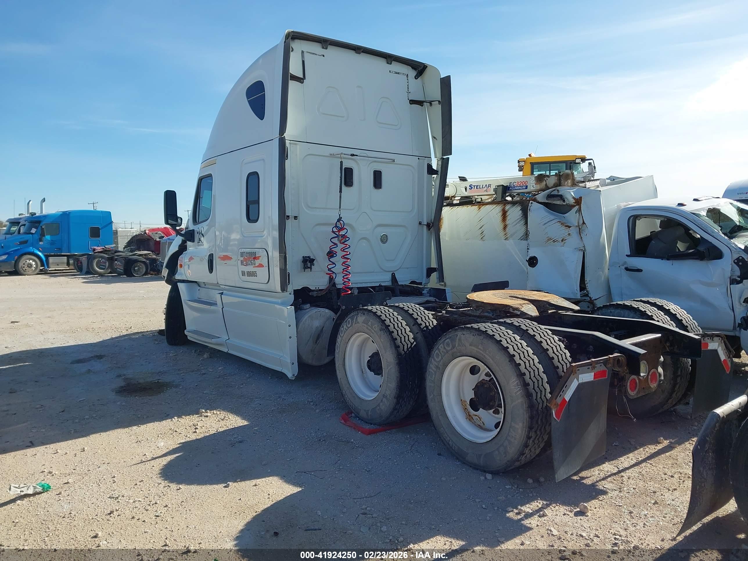 FREIGHTLINER CASCADIA image 3