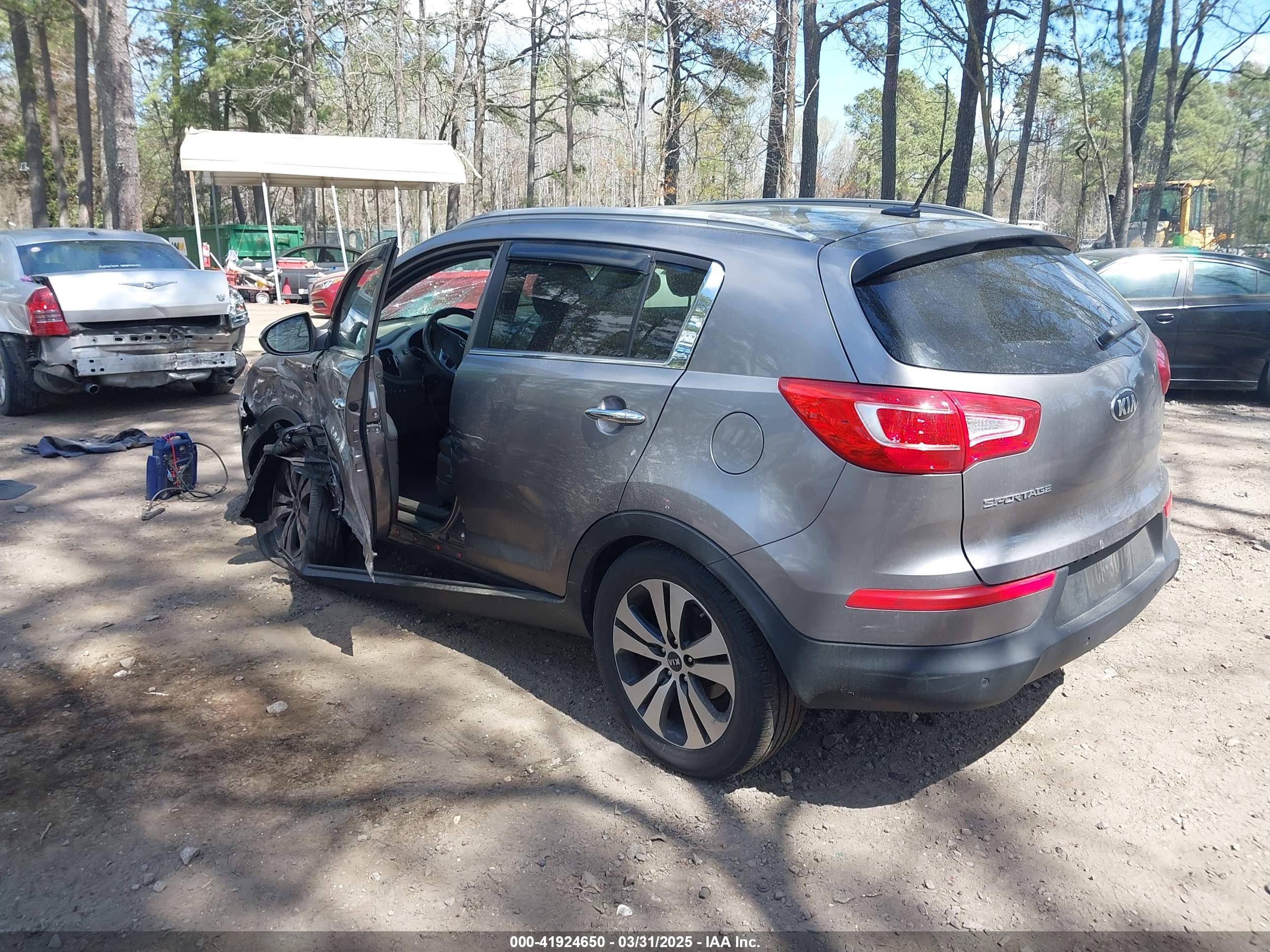 KIA SPORTAGE image 3