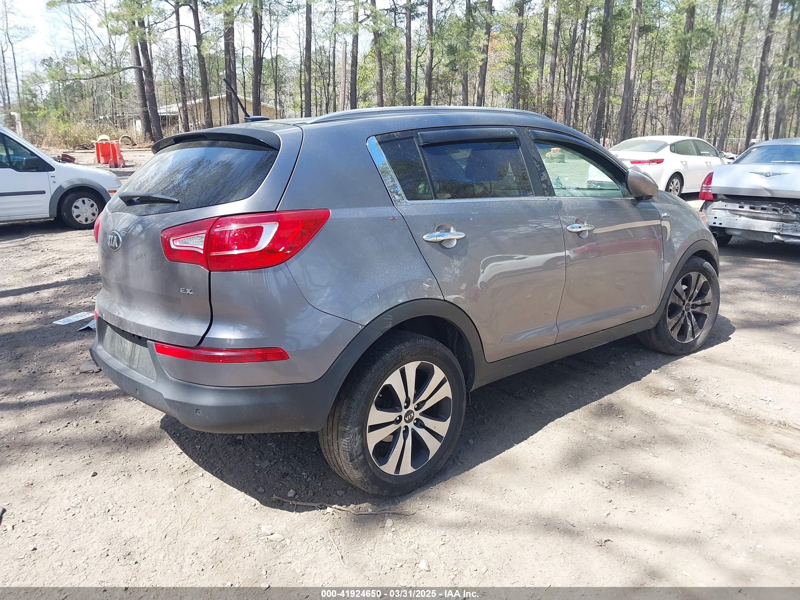 KIA SPORTAGE image 4