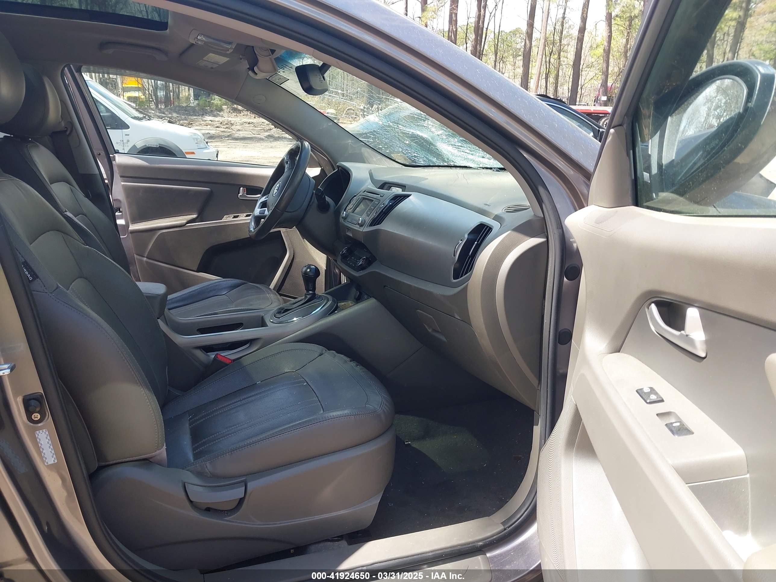 KIA SPORTAGE image 5