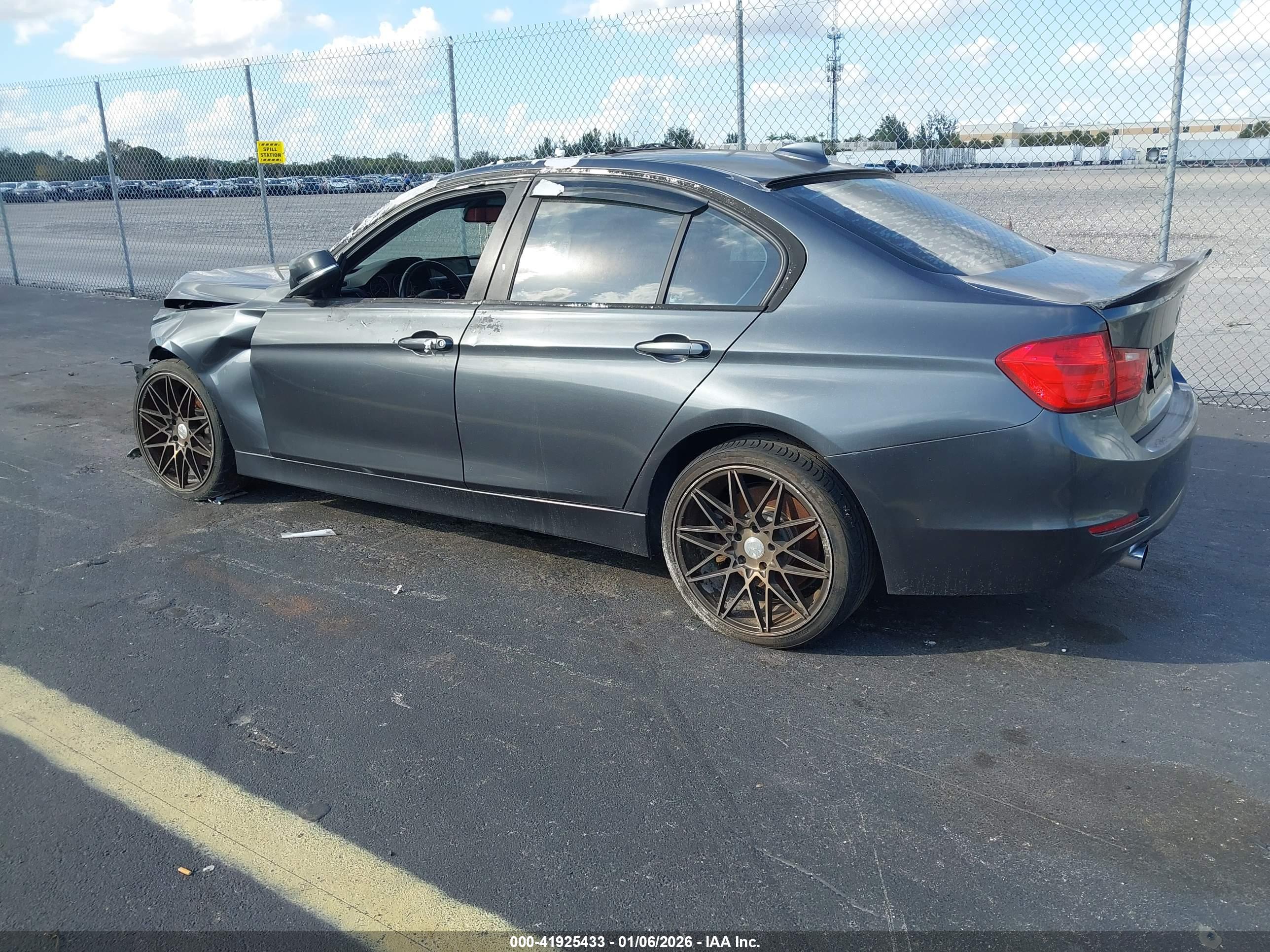 BMW 335I image 3