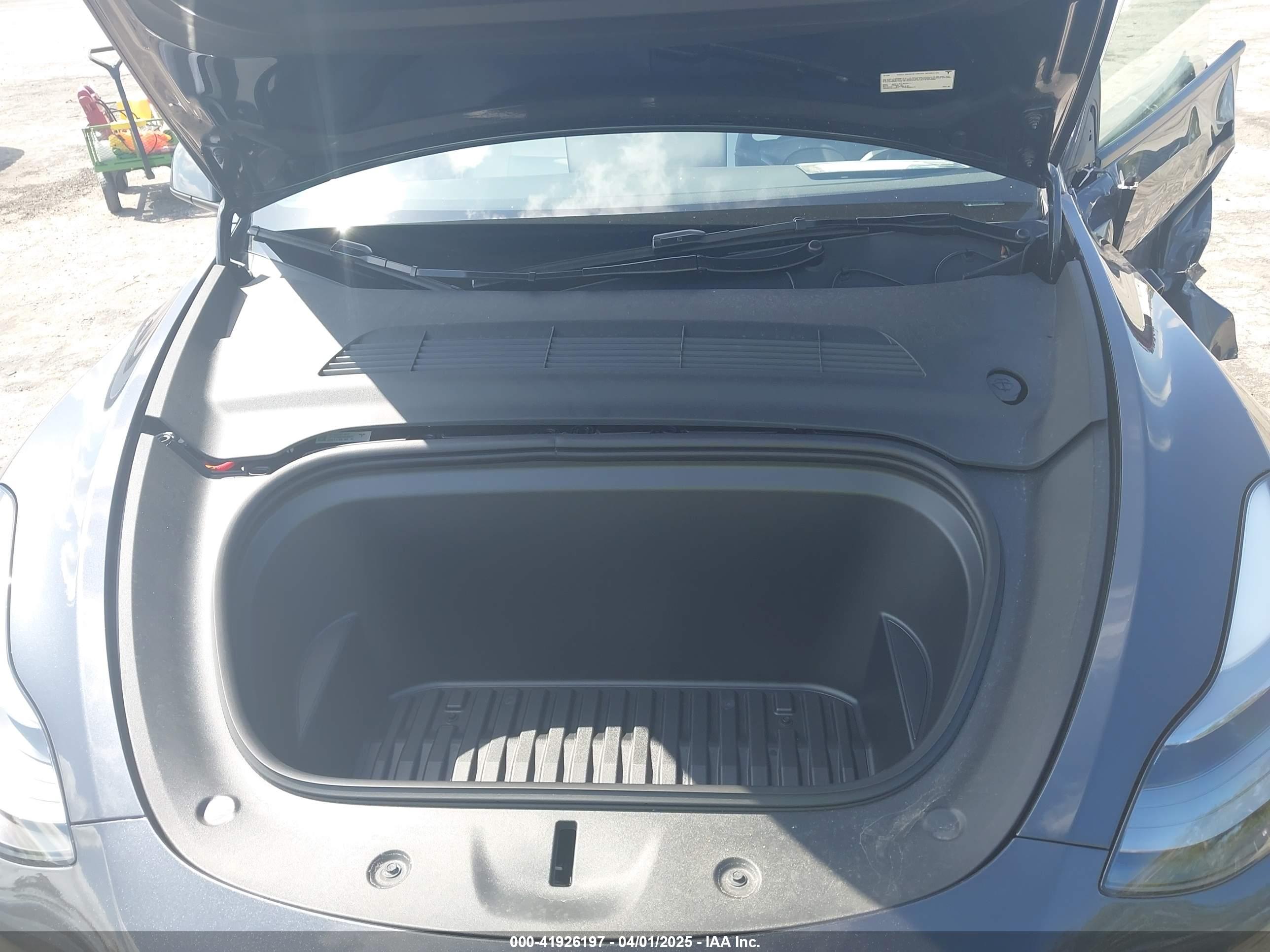 TESLA MODEL image 10