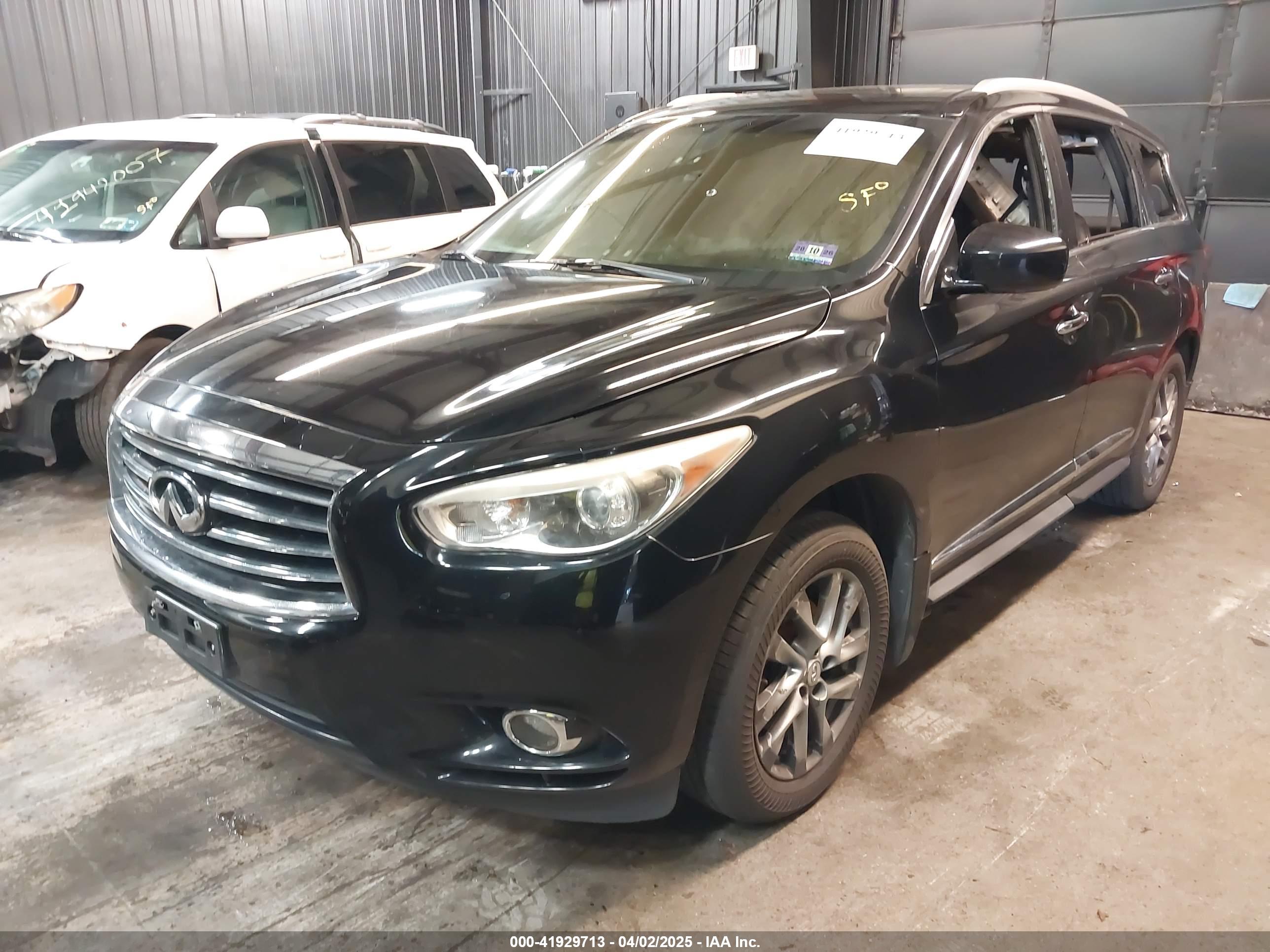 INFINITI JX35 image 2
