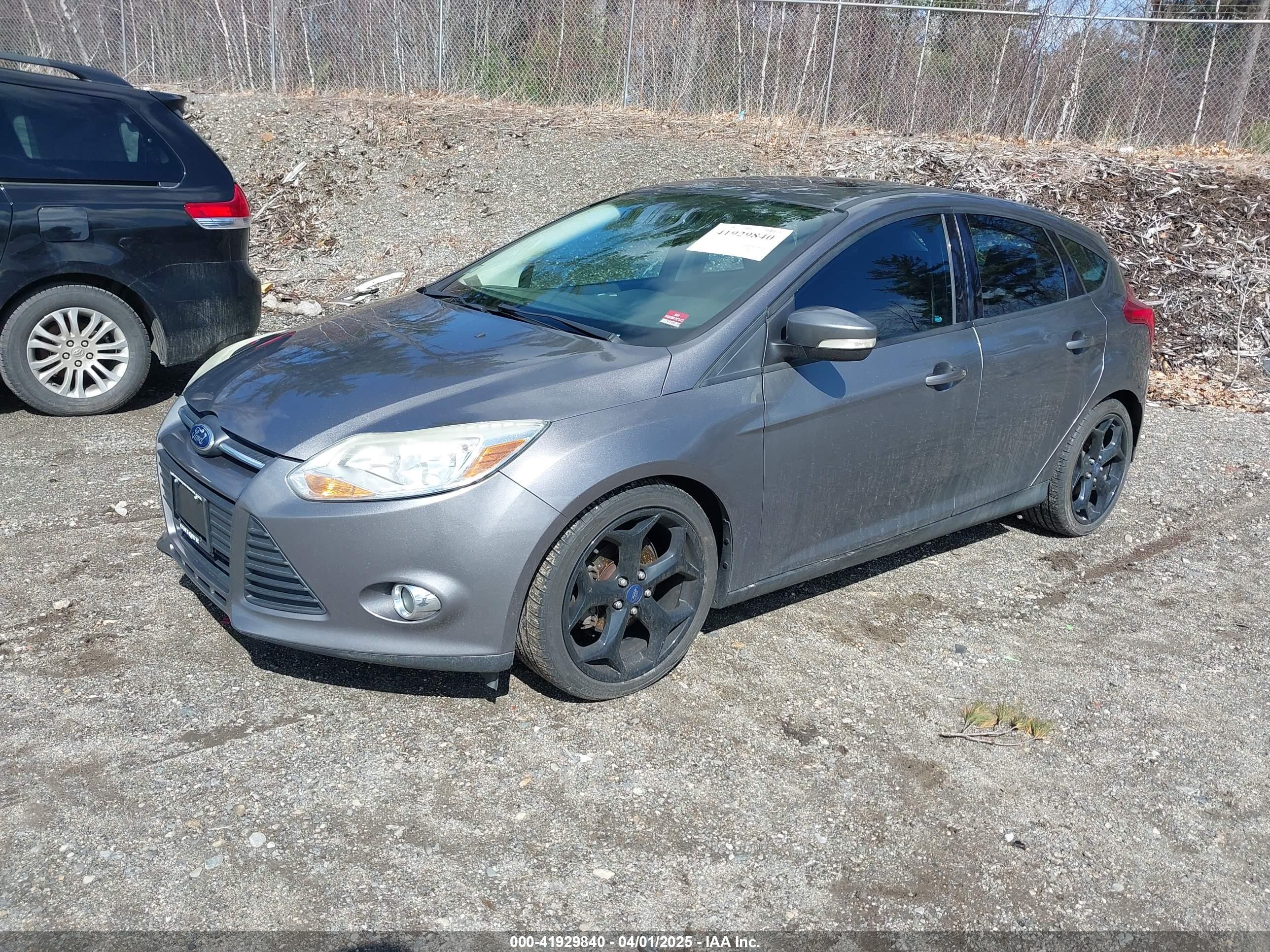 FORD FOCUS image 2