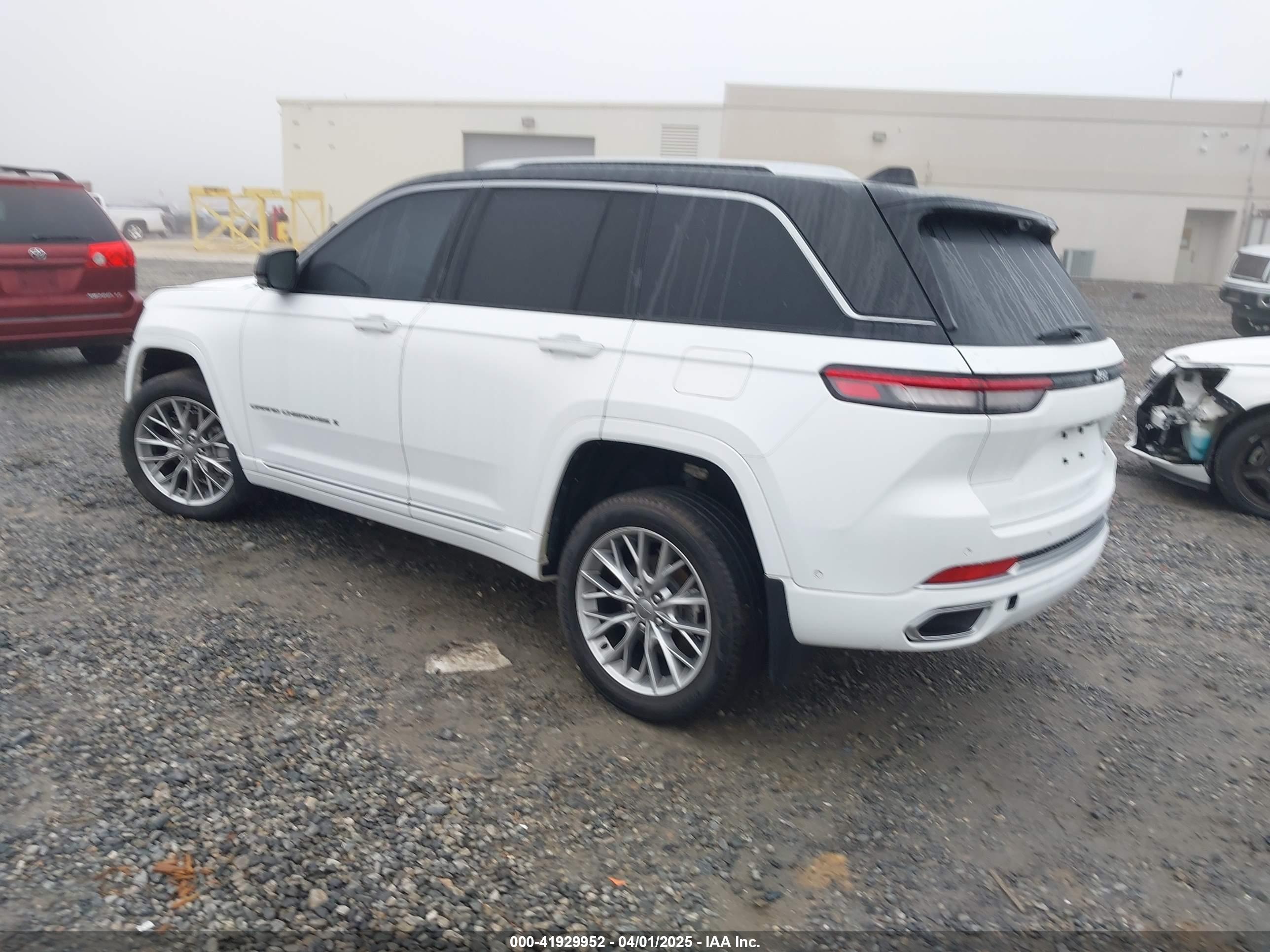 JEEP GRAND image 3