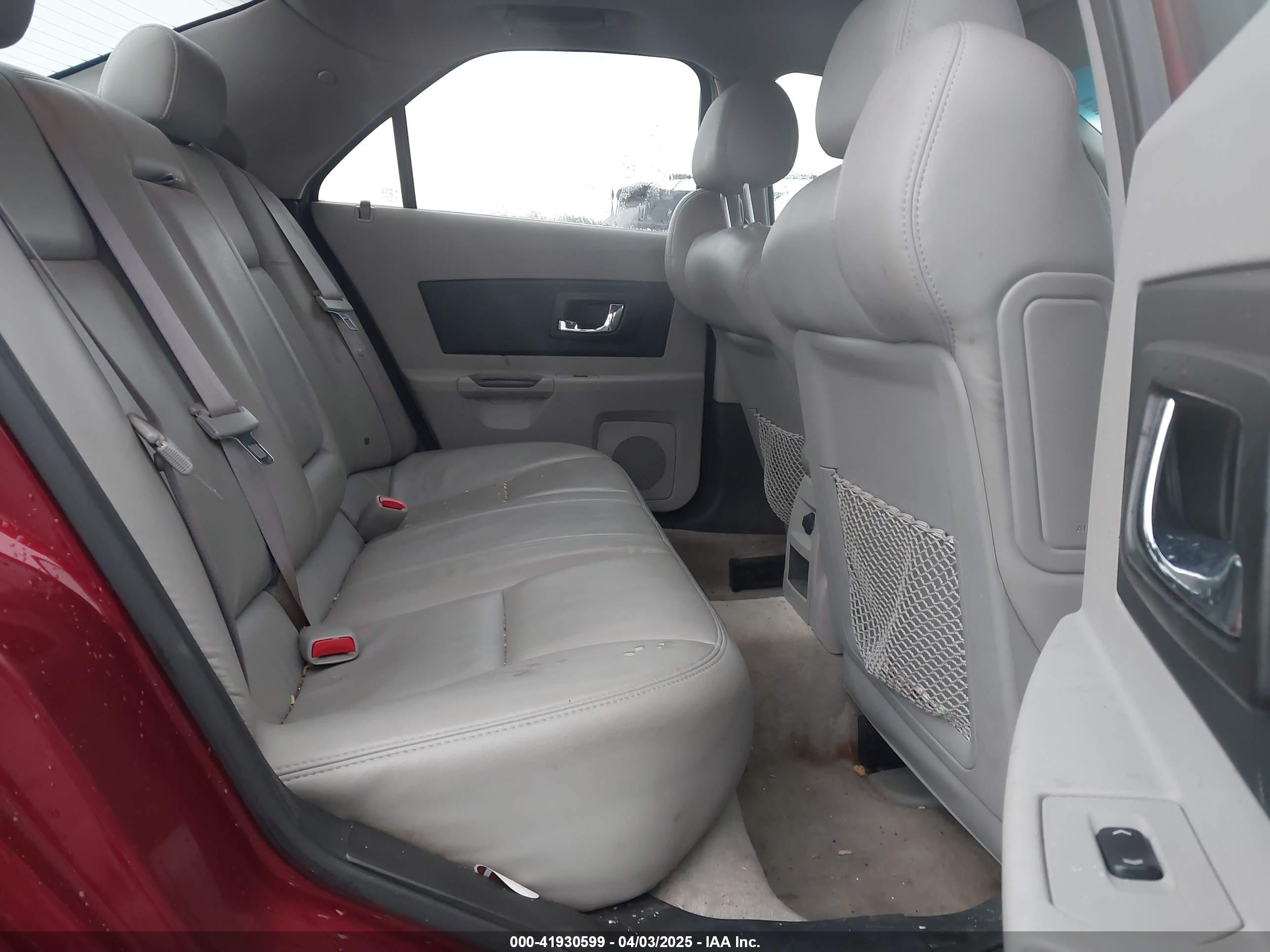 CADILLAC CTS image 8