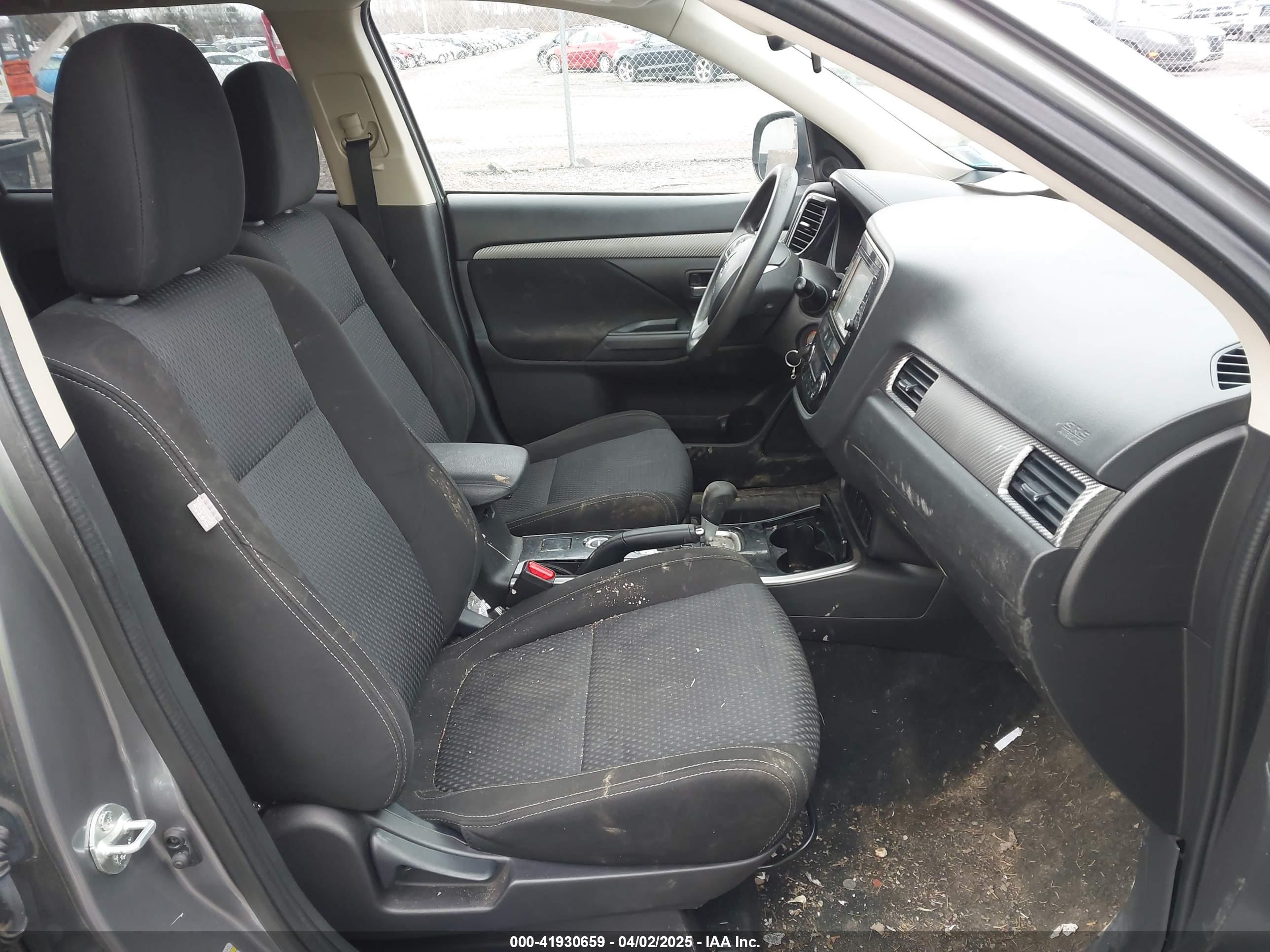 MITSUBISHI OUTLANDER image 5