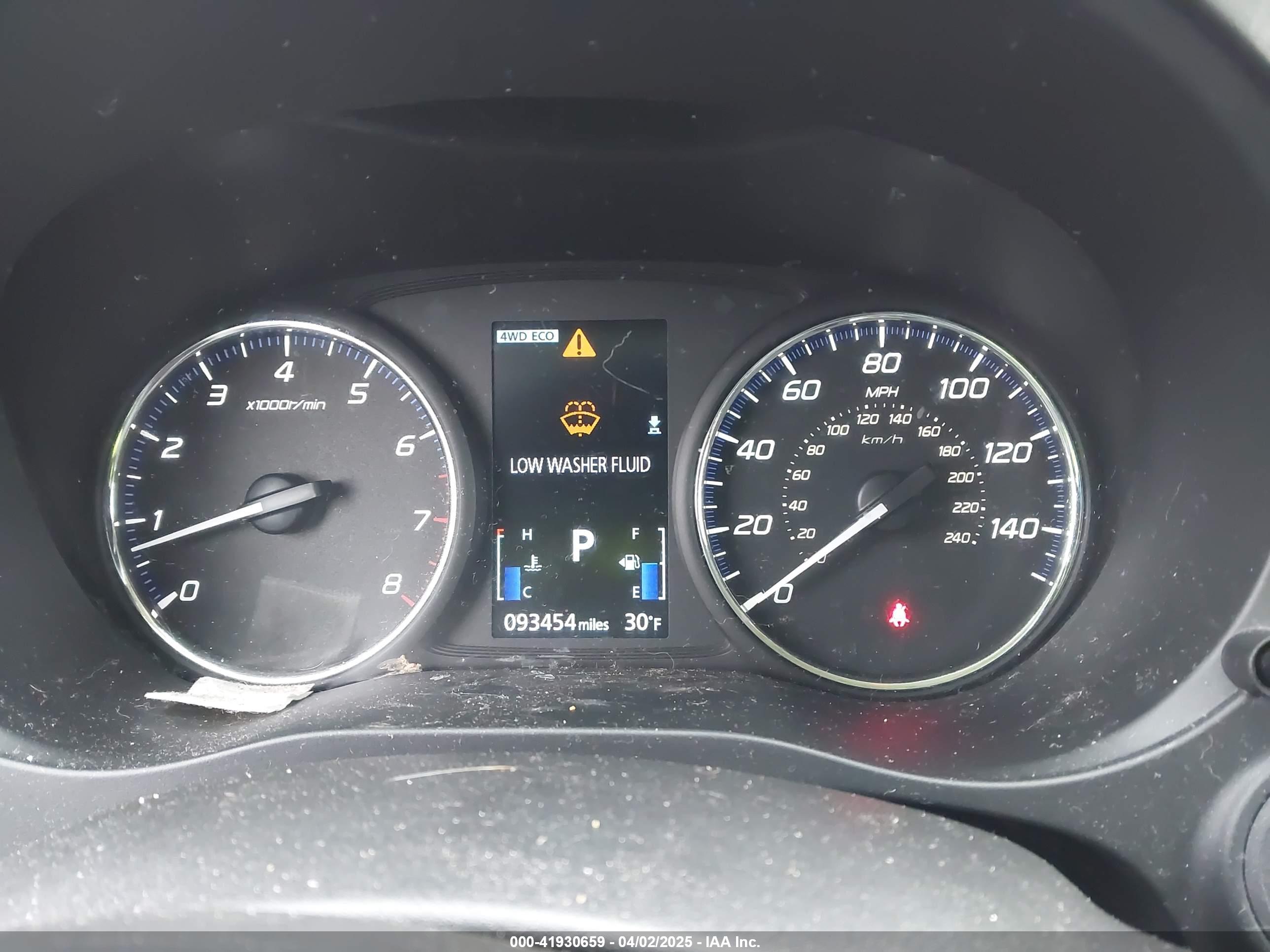 MITSUBISHI OUTLANDER image 7