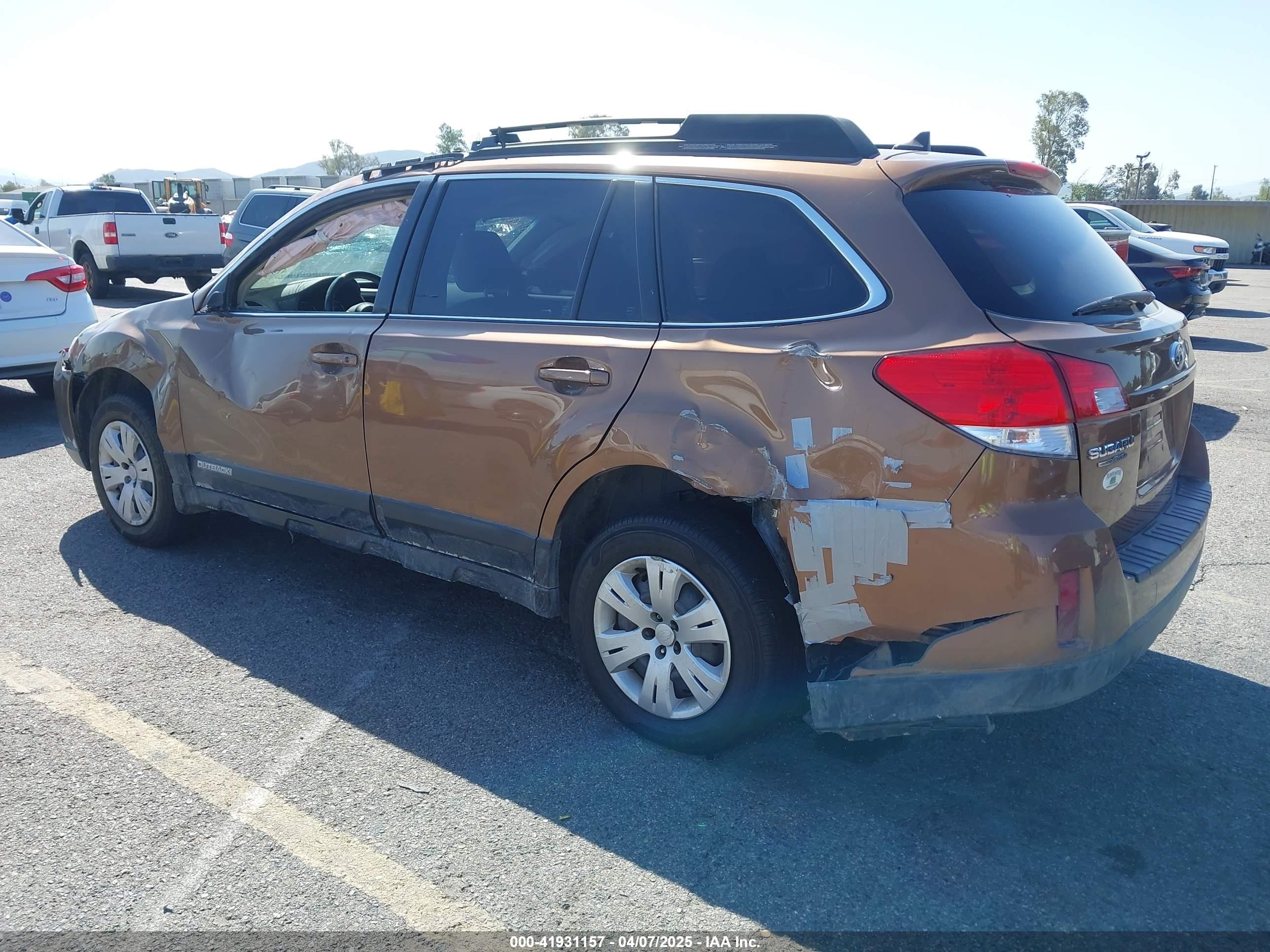 SUBARU OUTBACK image 3