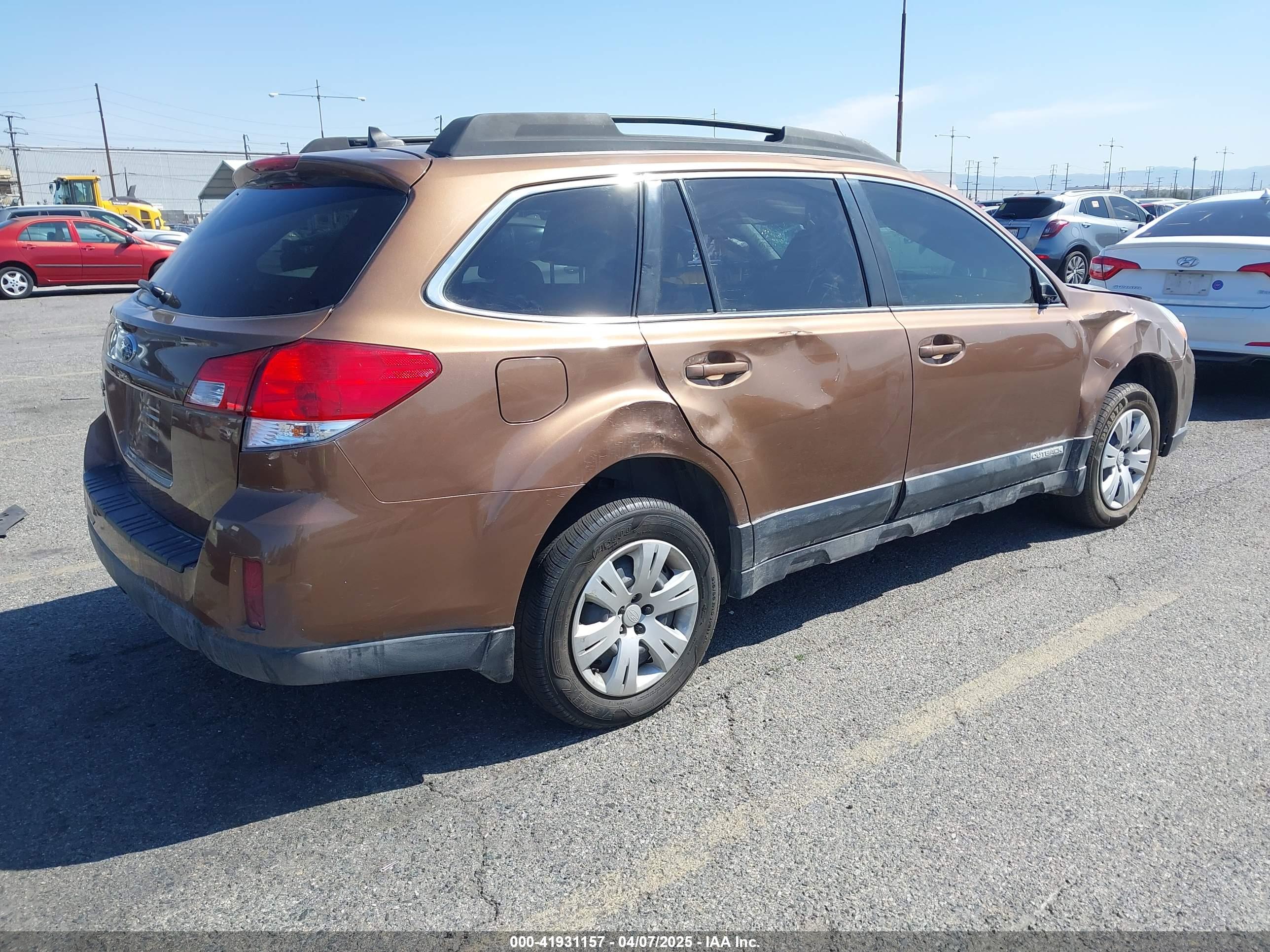 SUBARU OUTBACK image 4
