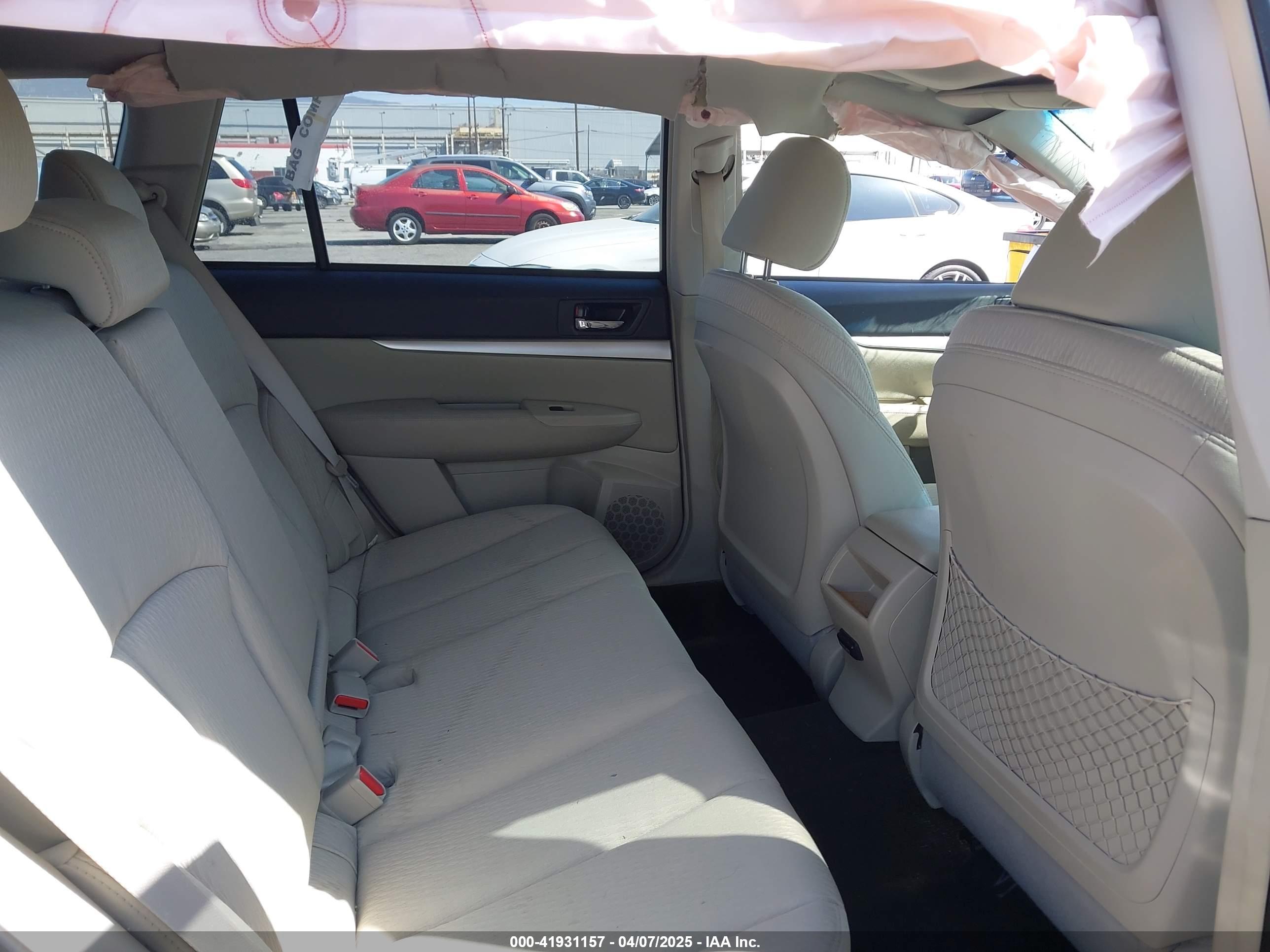 SUBARU OUTBACK image 8