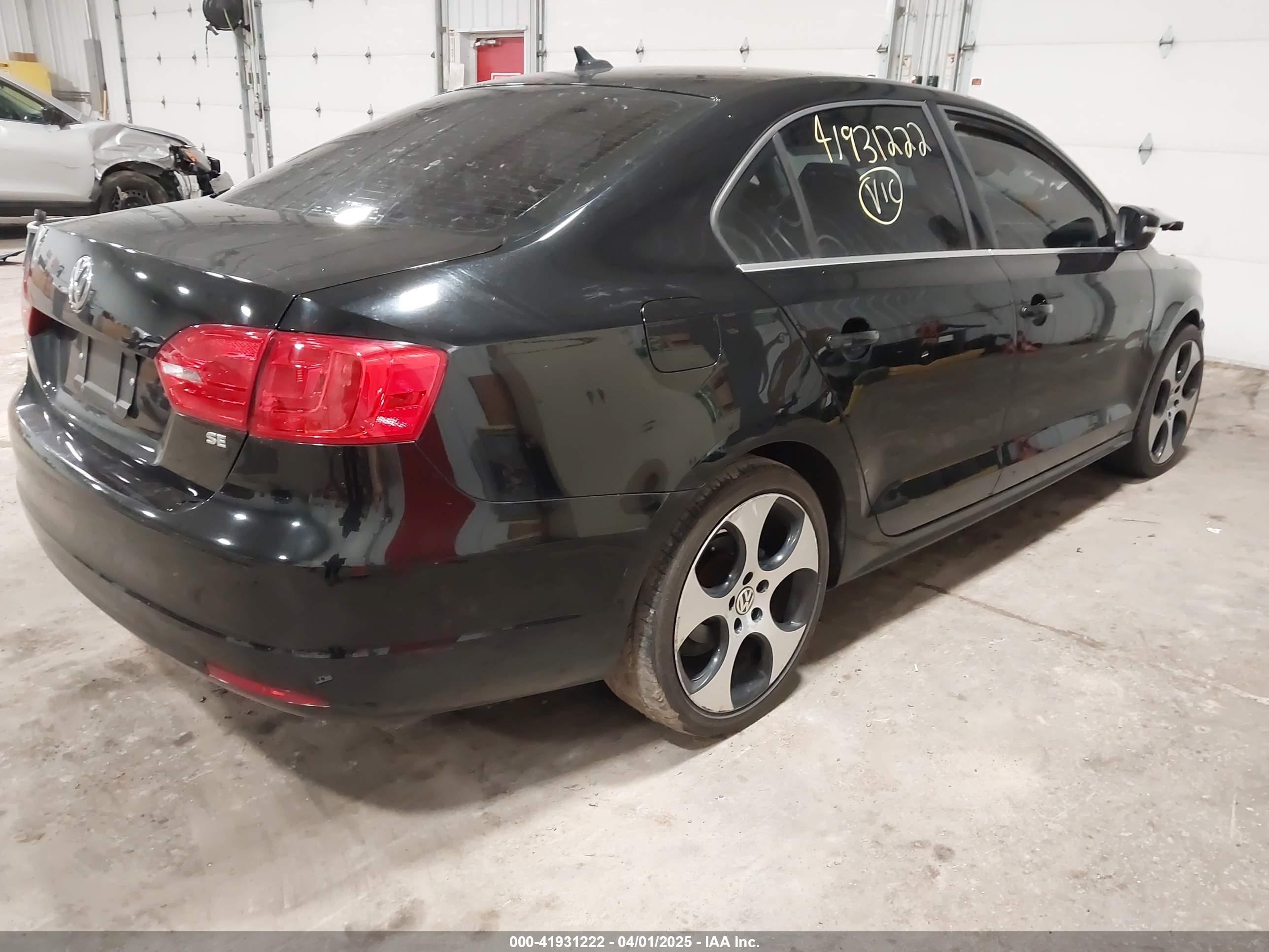 VOLKSWAGEN JETTA image 4