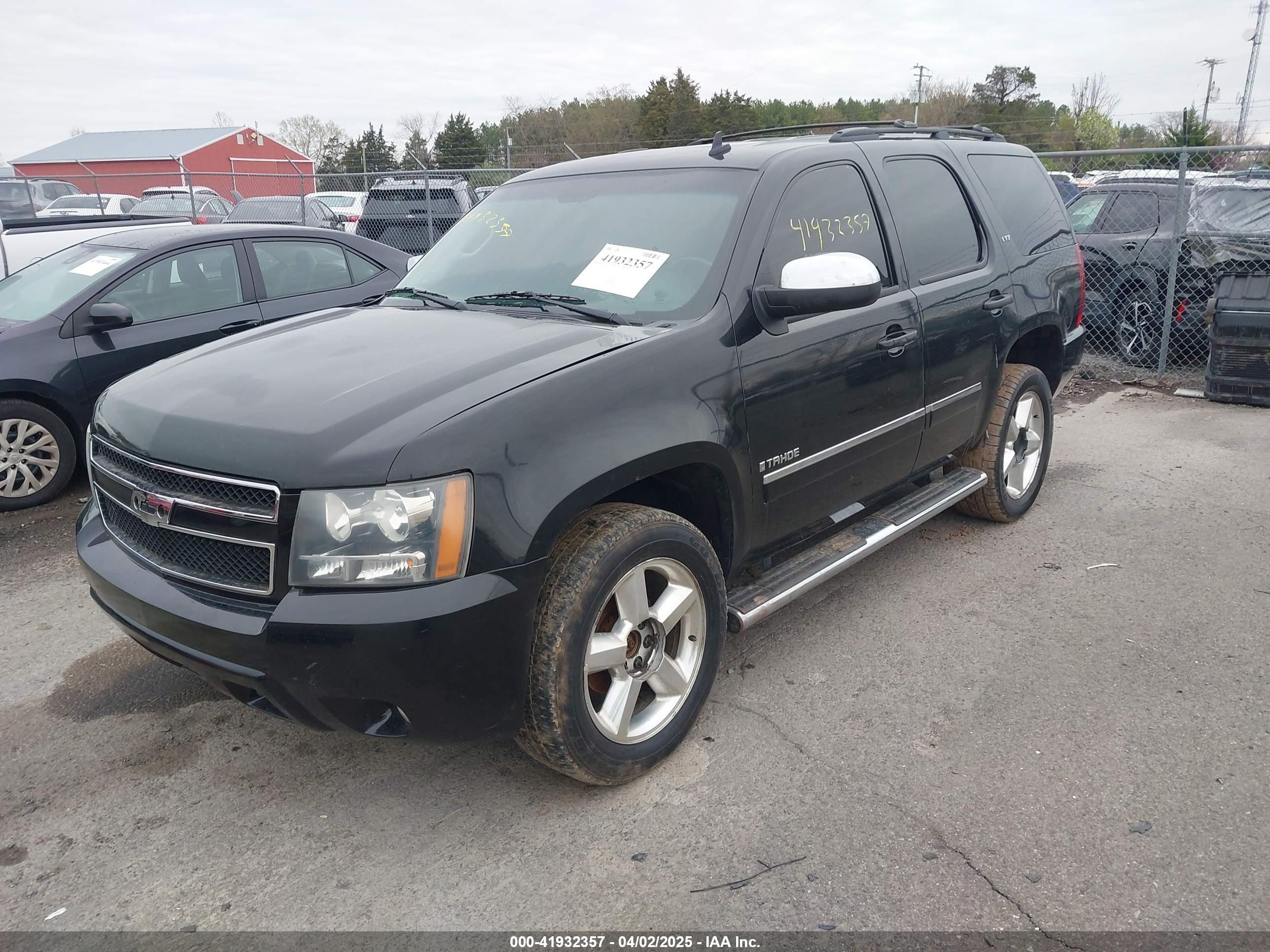 CHEVROLET TAHOE image 2