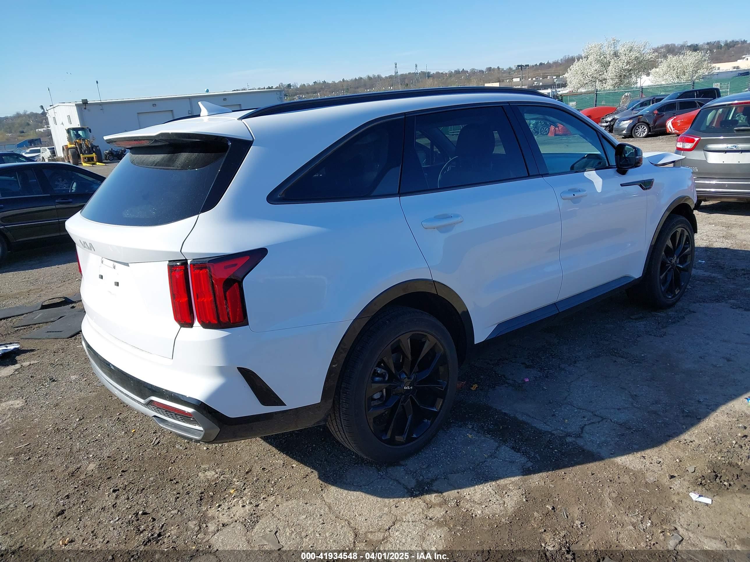 KIA SORENTO image 4