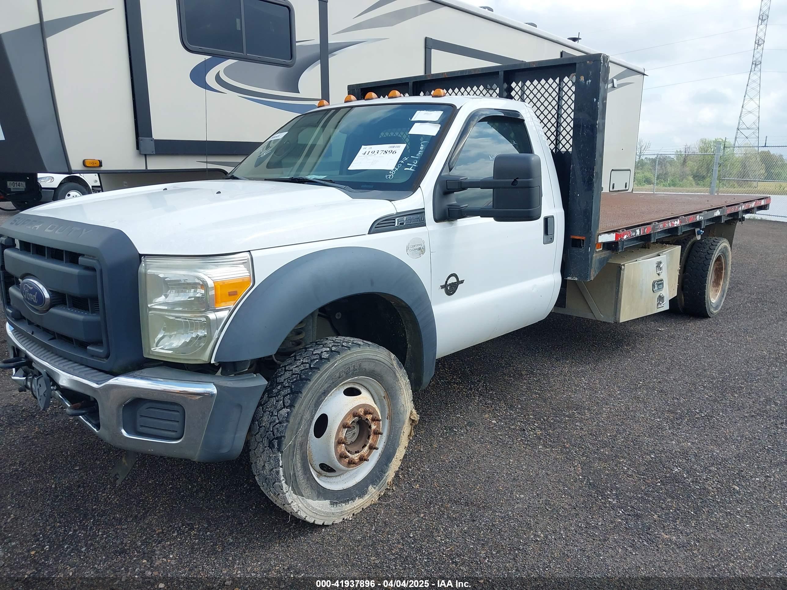 FORD F-550 image 2