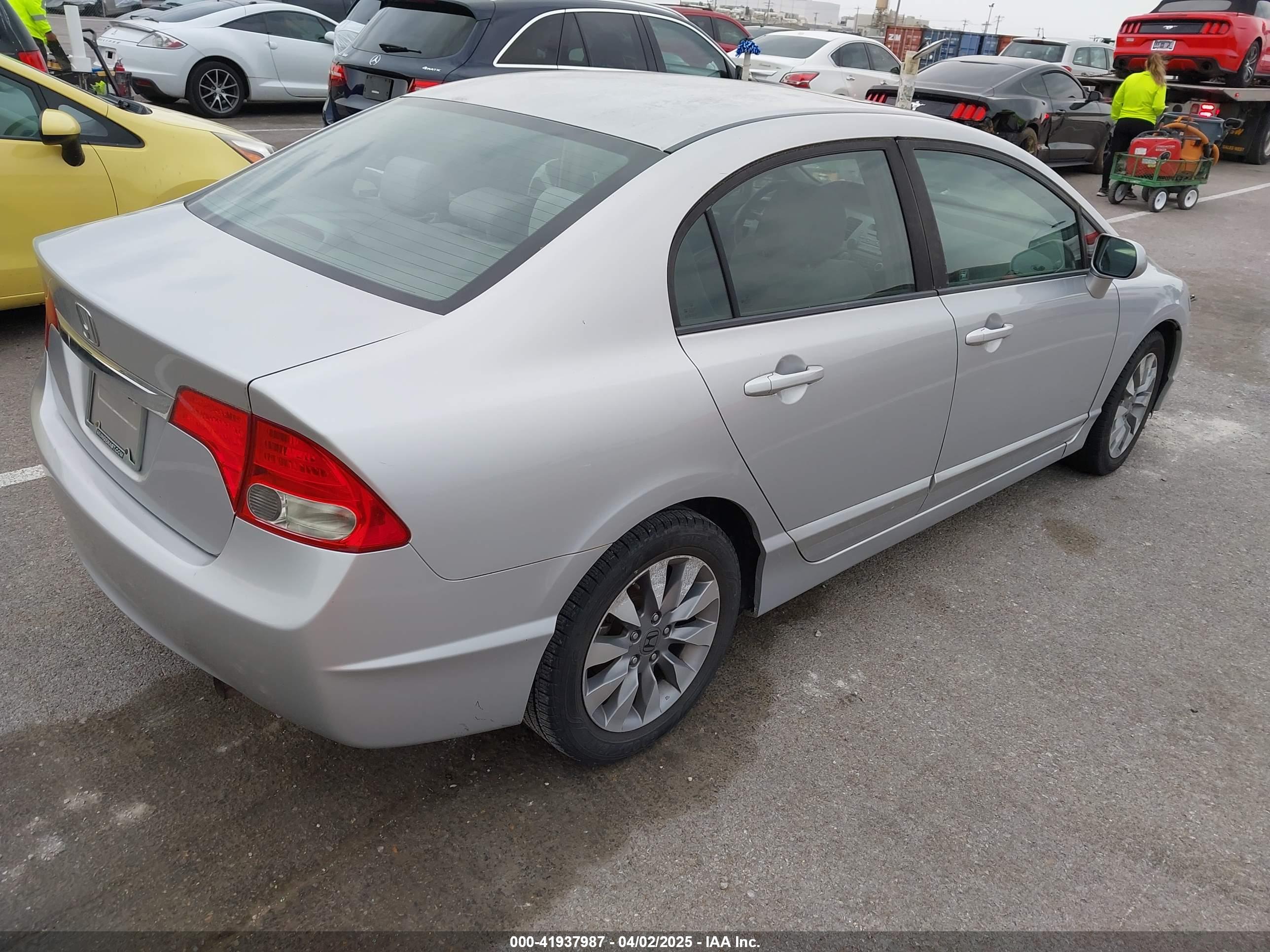 HONDA CIVIC image 4