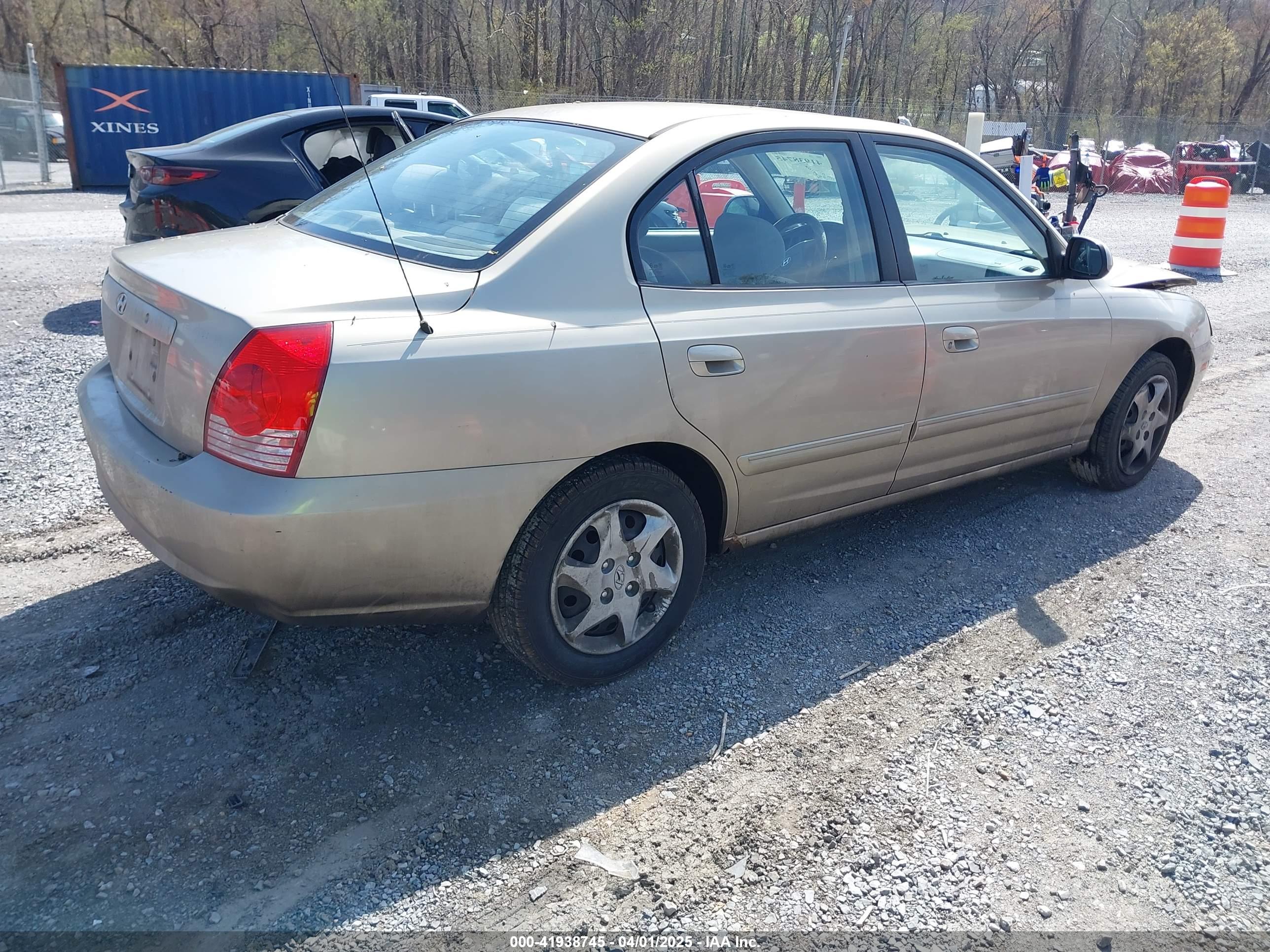 HYUNDAI ELANTRA image 4