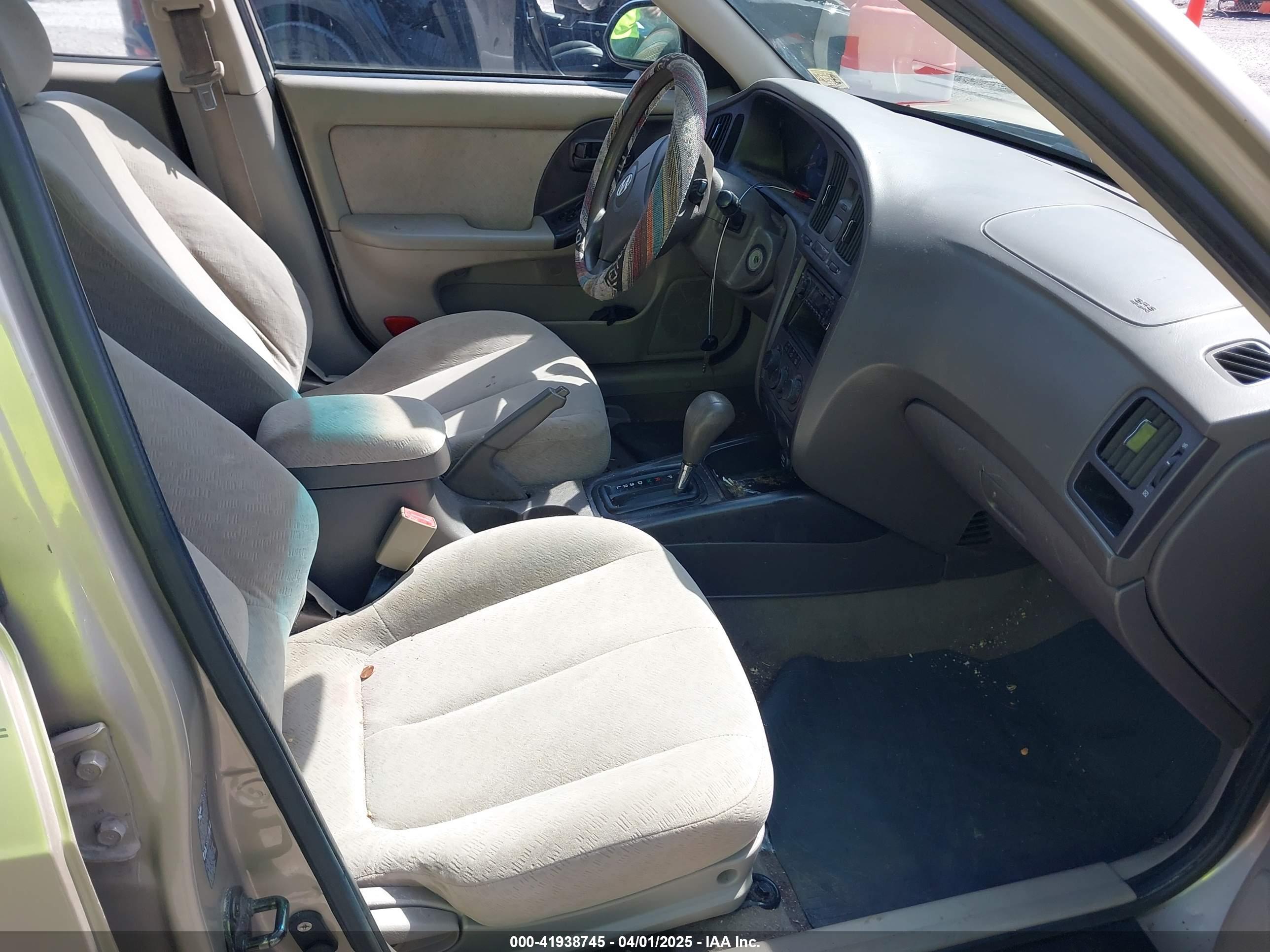 HYUNDAI ELANTRA image 5