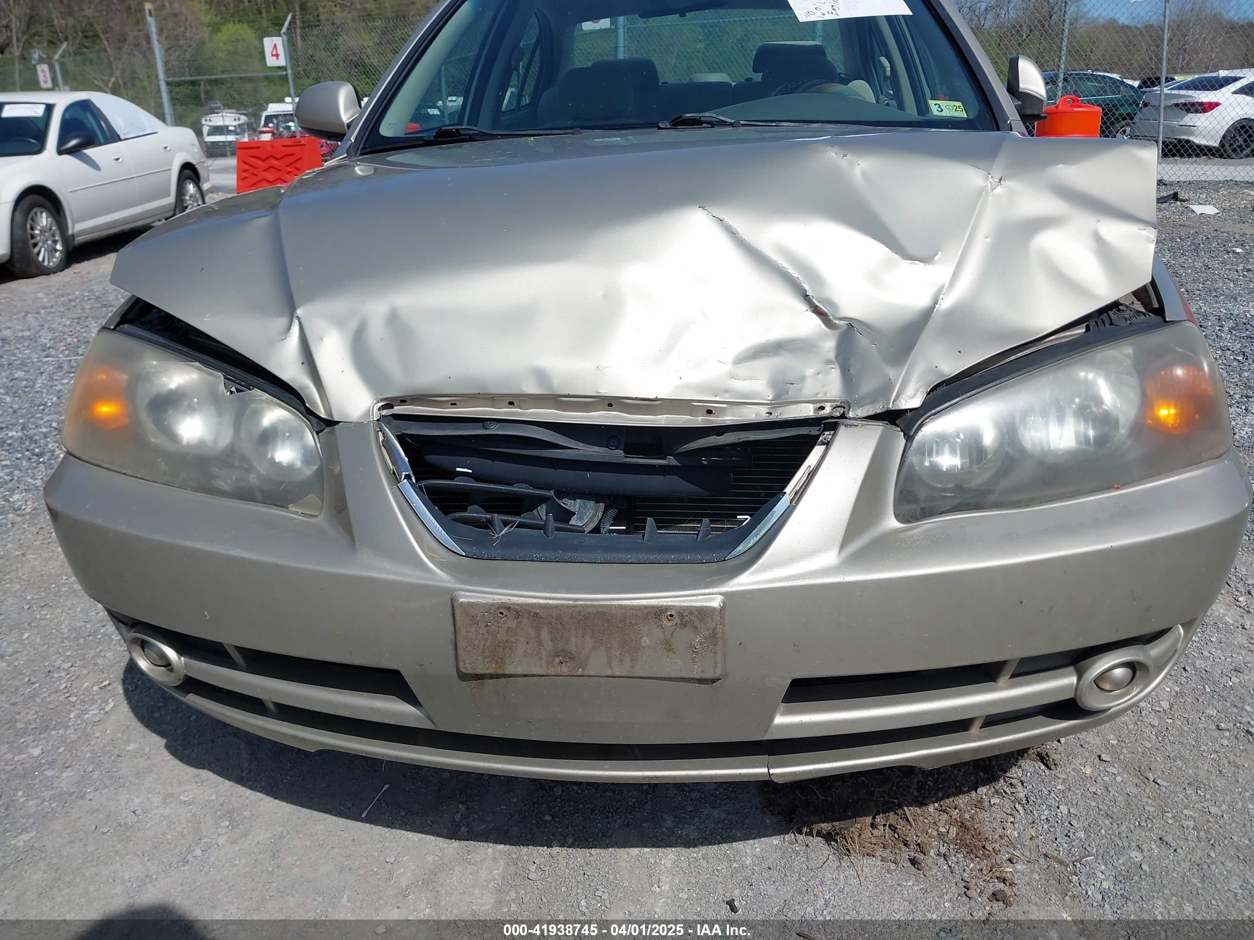 HYUNDAI ELANTRA image 6