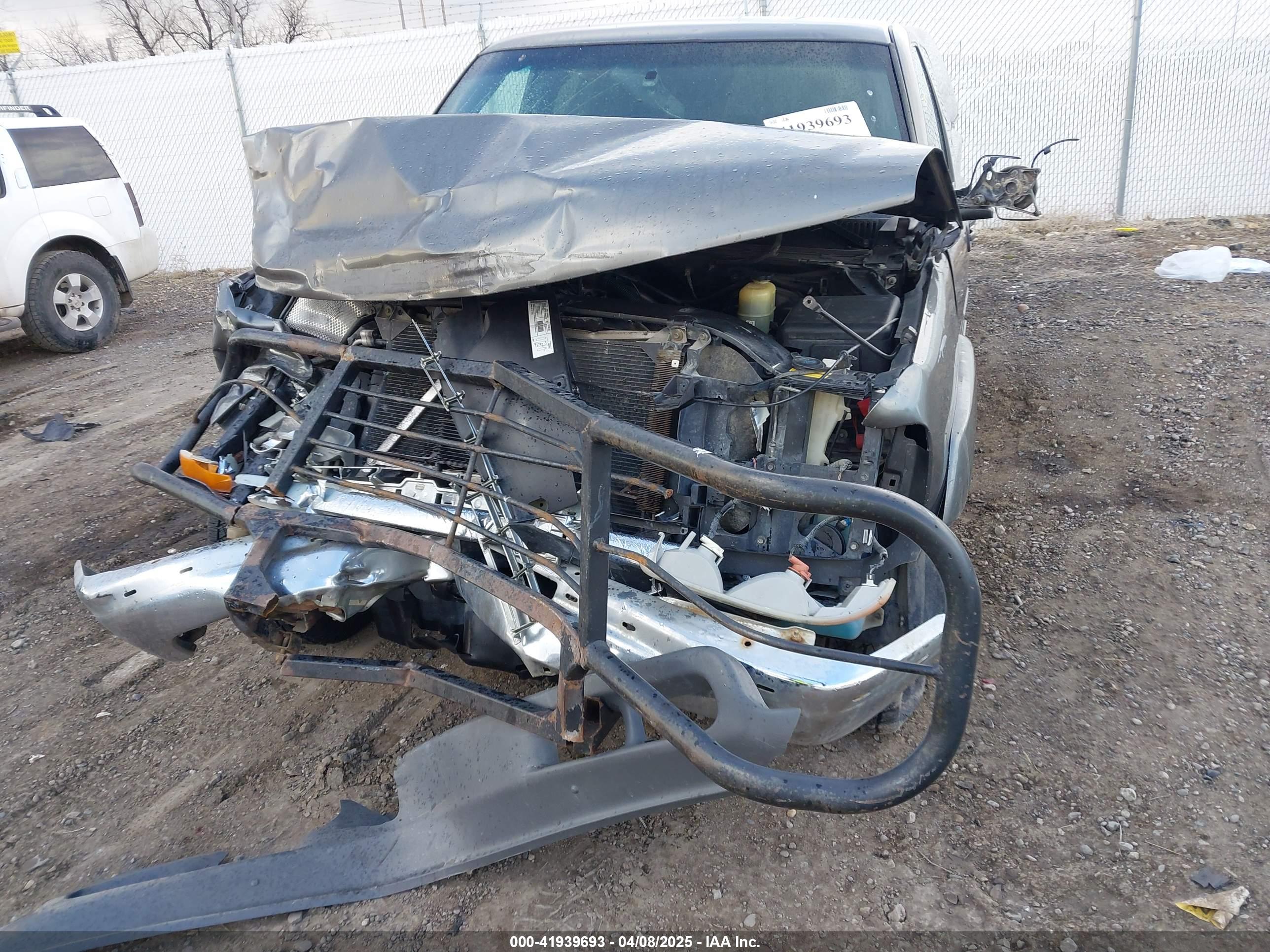 CHEVROLET SILVERADO image 6