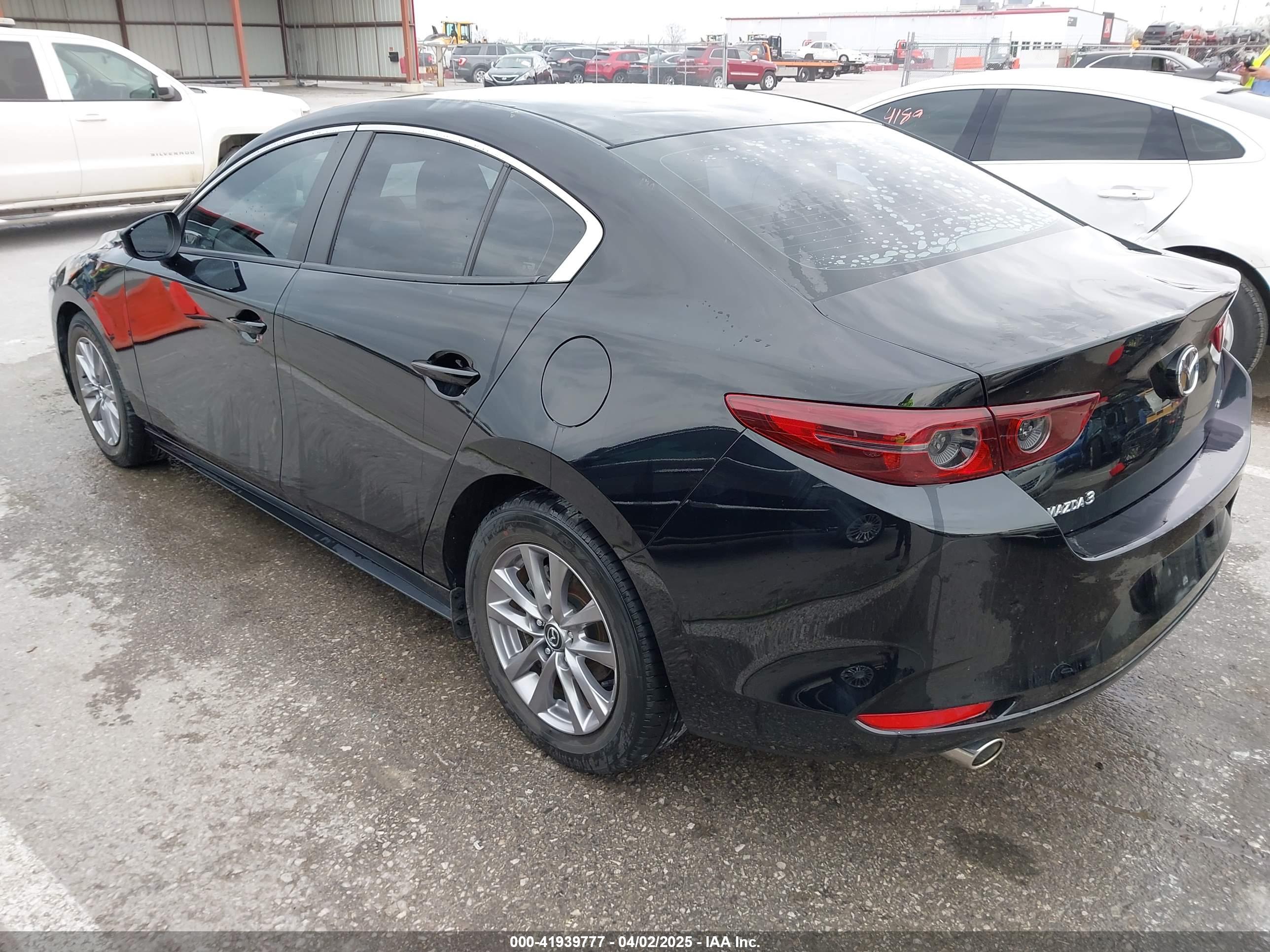 MAZDA MAZDA3 image 3