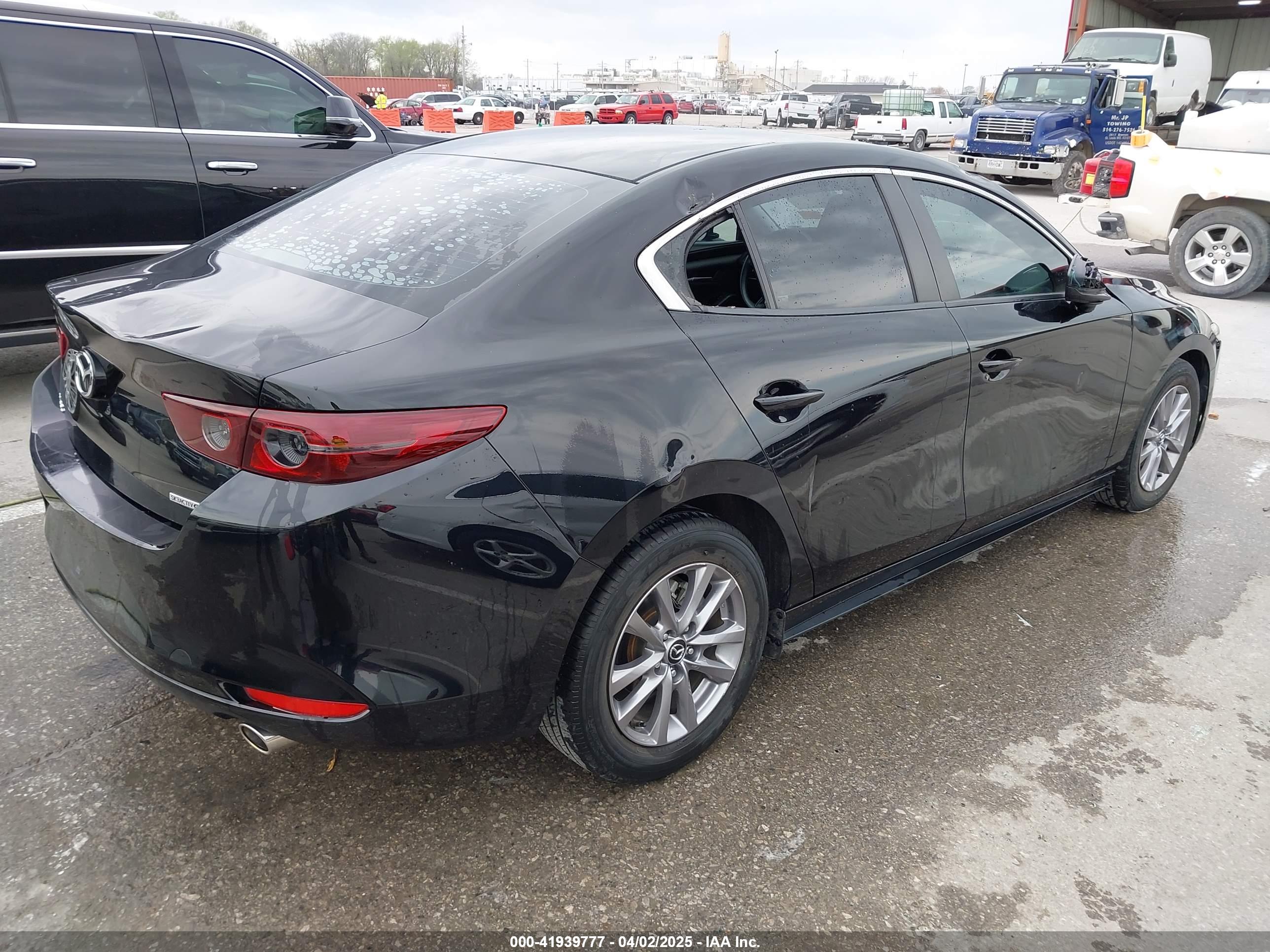 MAZDA MAZDA3 image 4