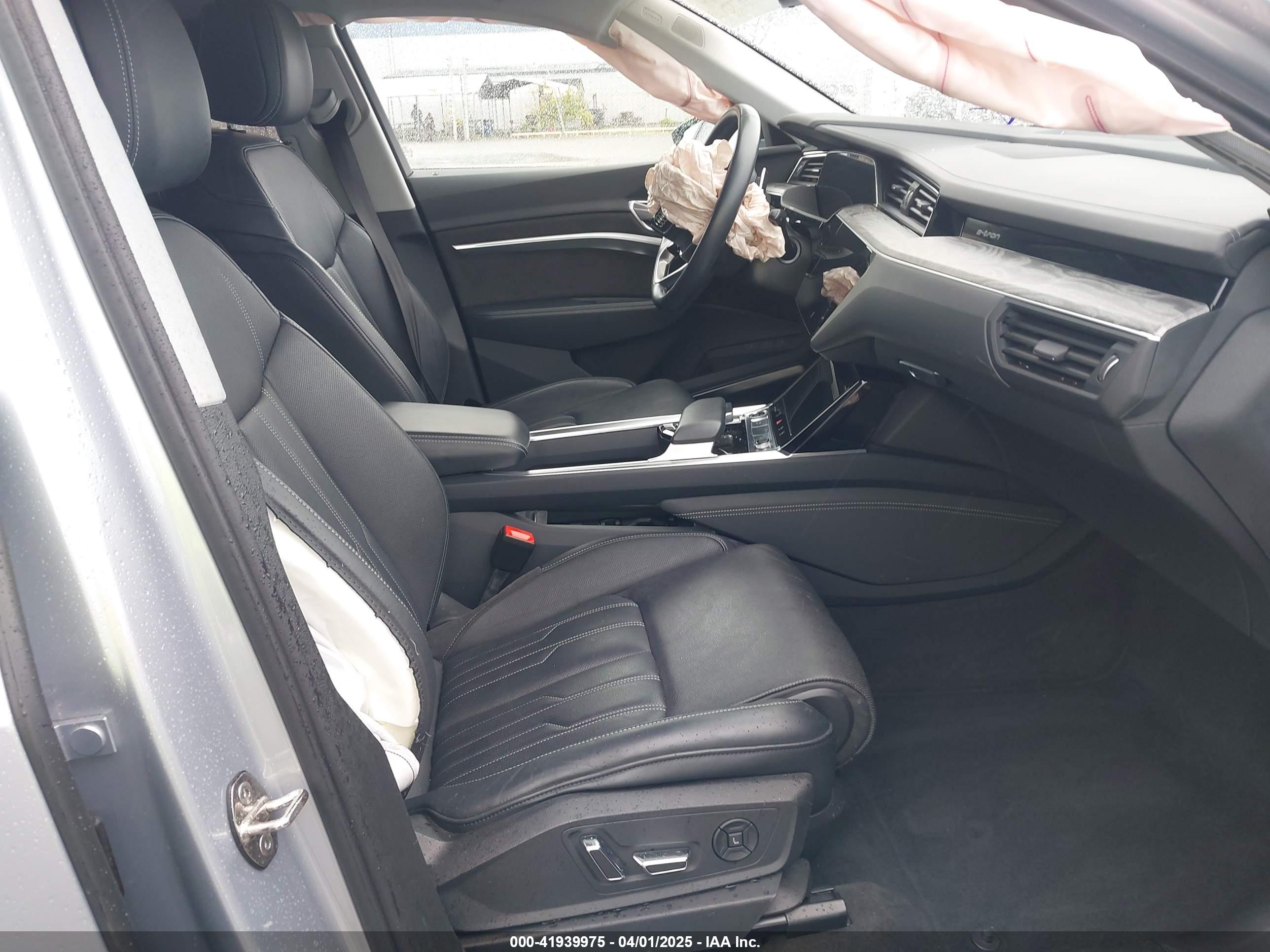 AUDI E-TRON image 5