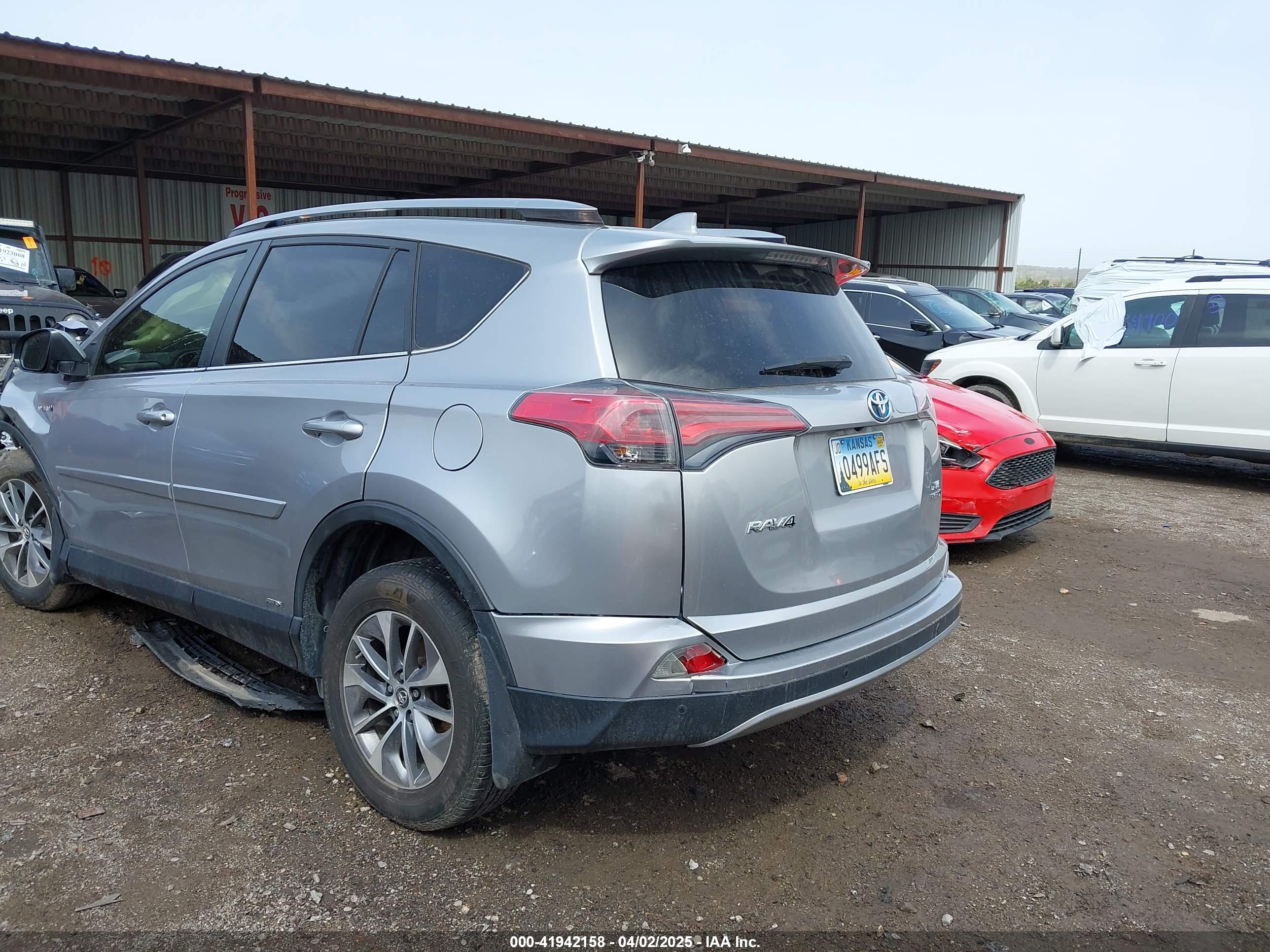 TOYOTA RAV4 image 3