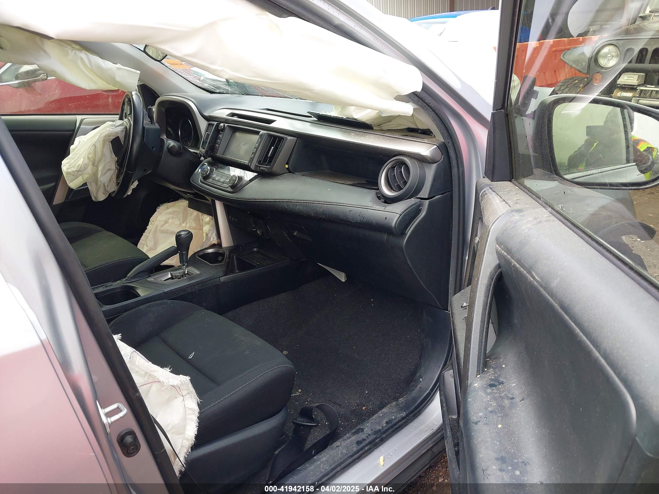 TOYOTA RAV4 image 5