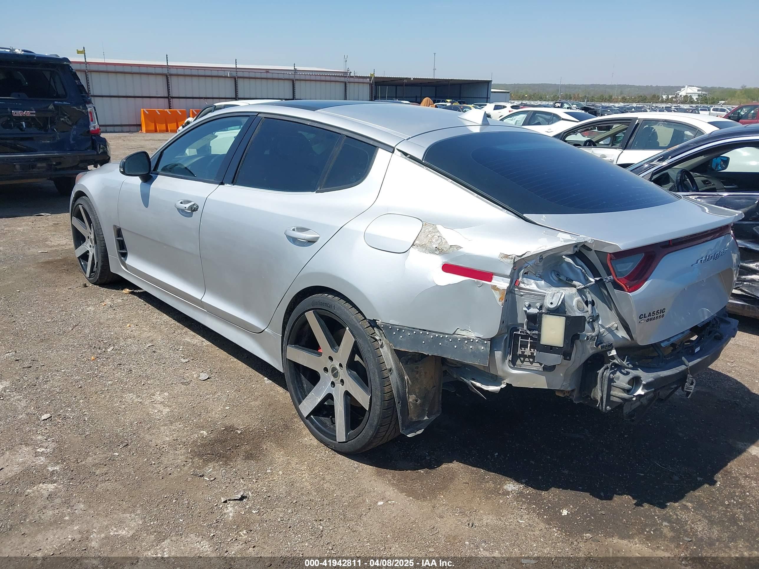 KIA STINGER image 3