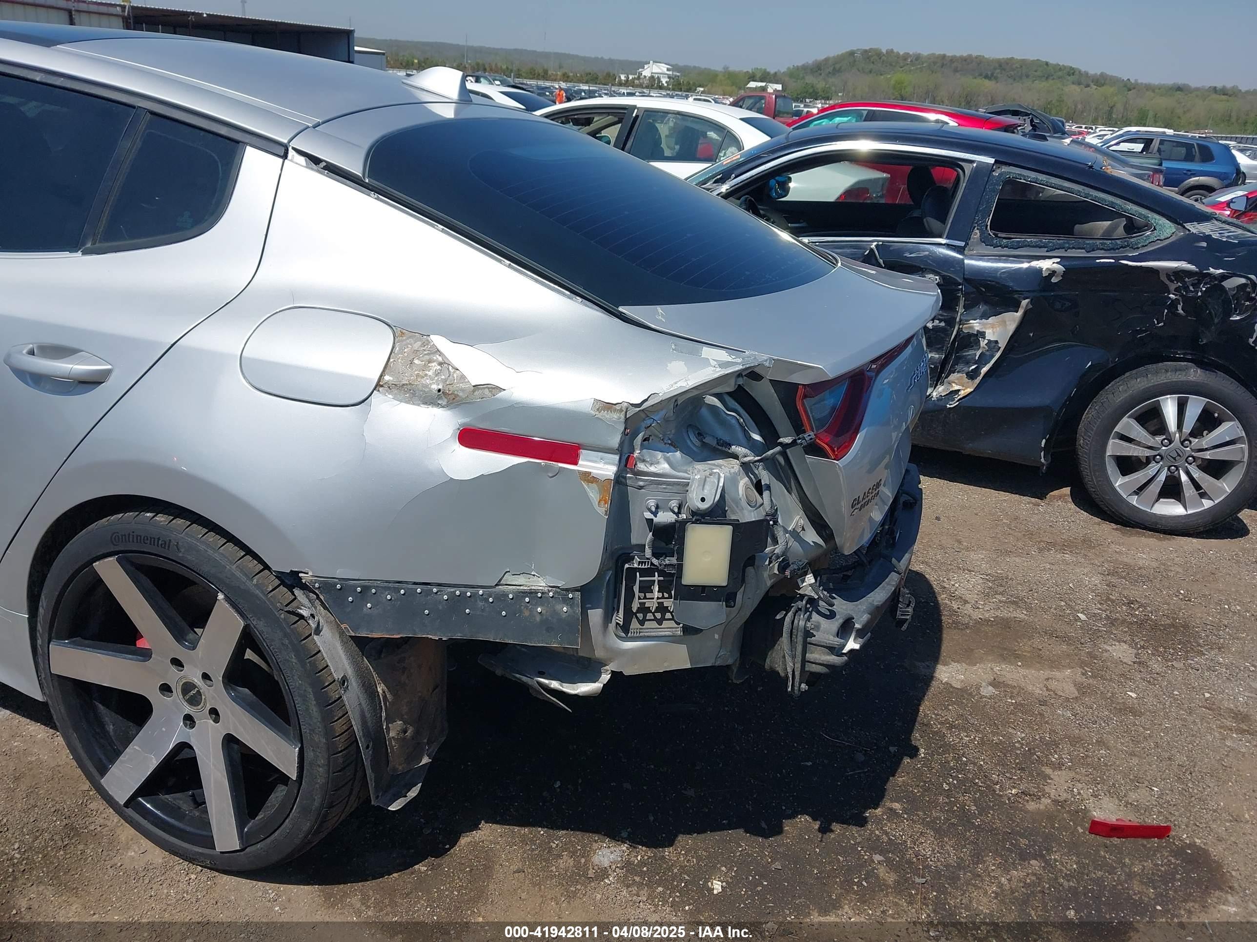 KIA STINGER image 6