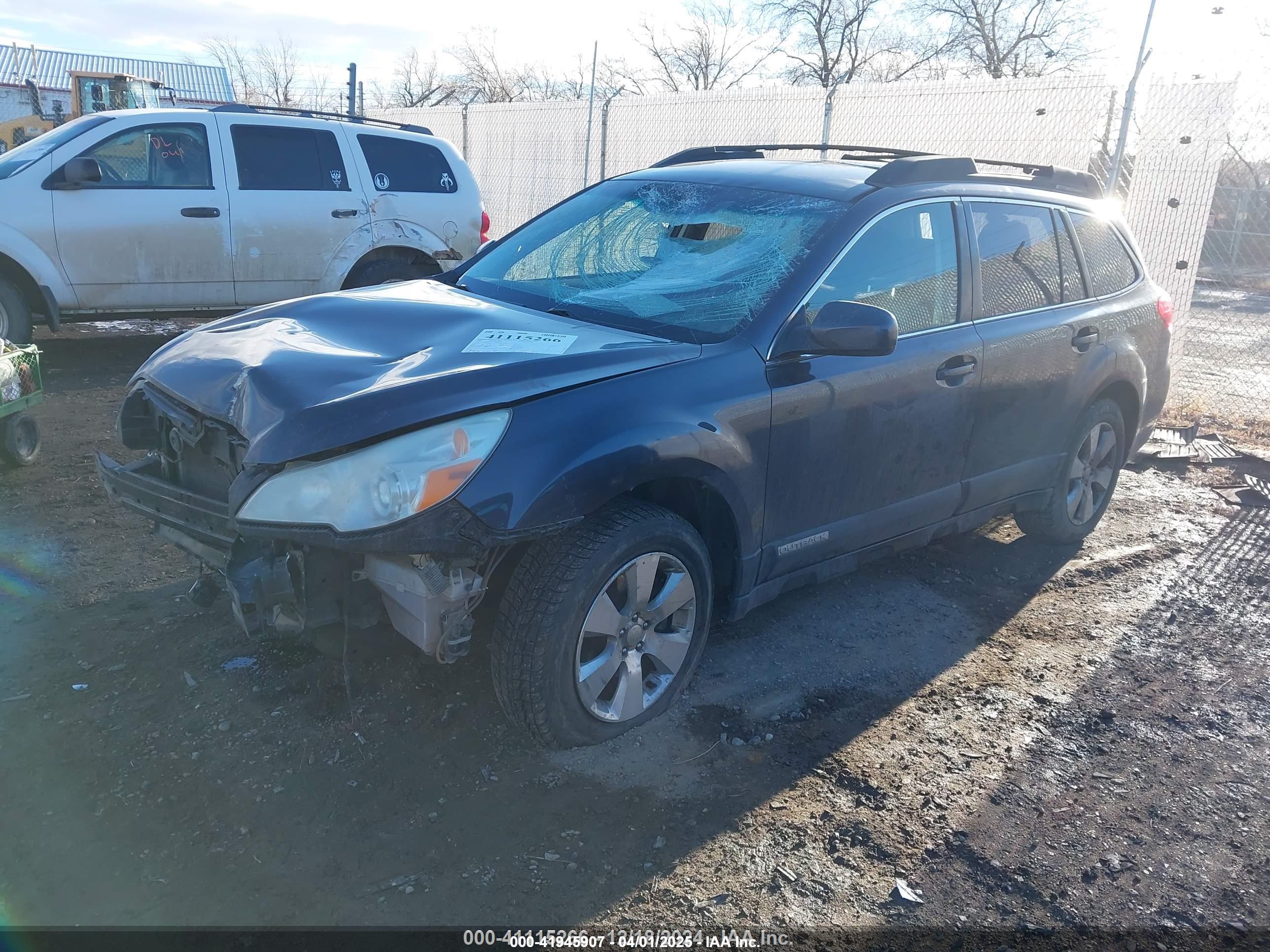 SUBARU OUTBACK image 2