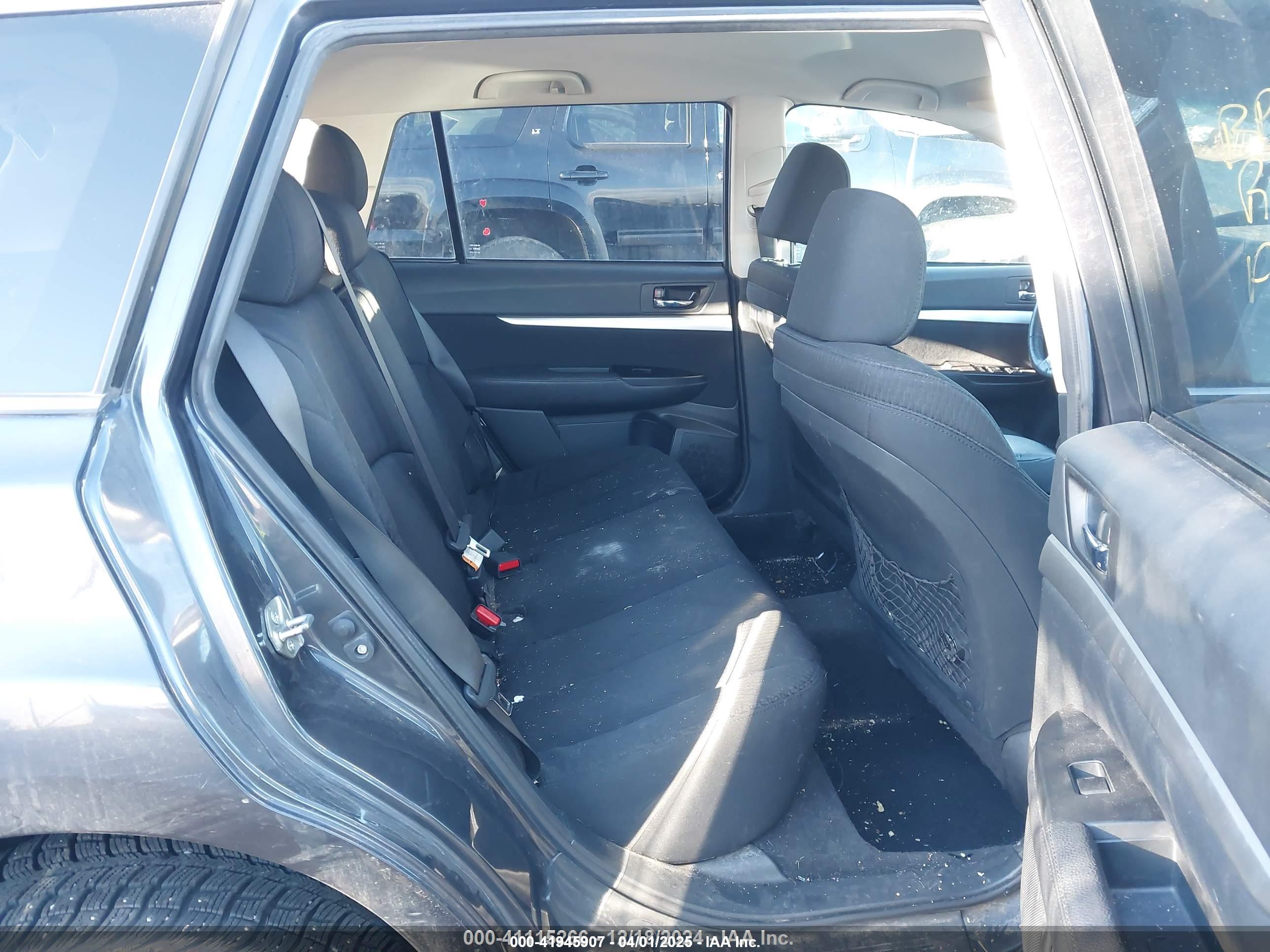 SUBARU OUTBACK image 8