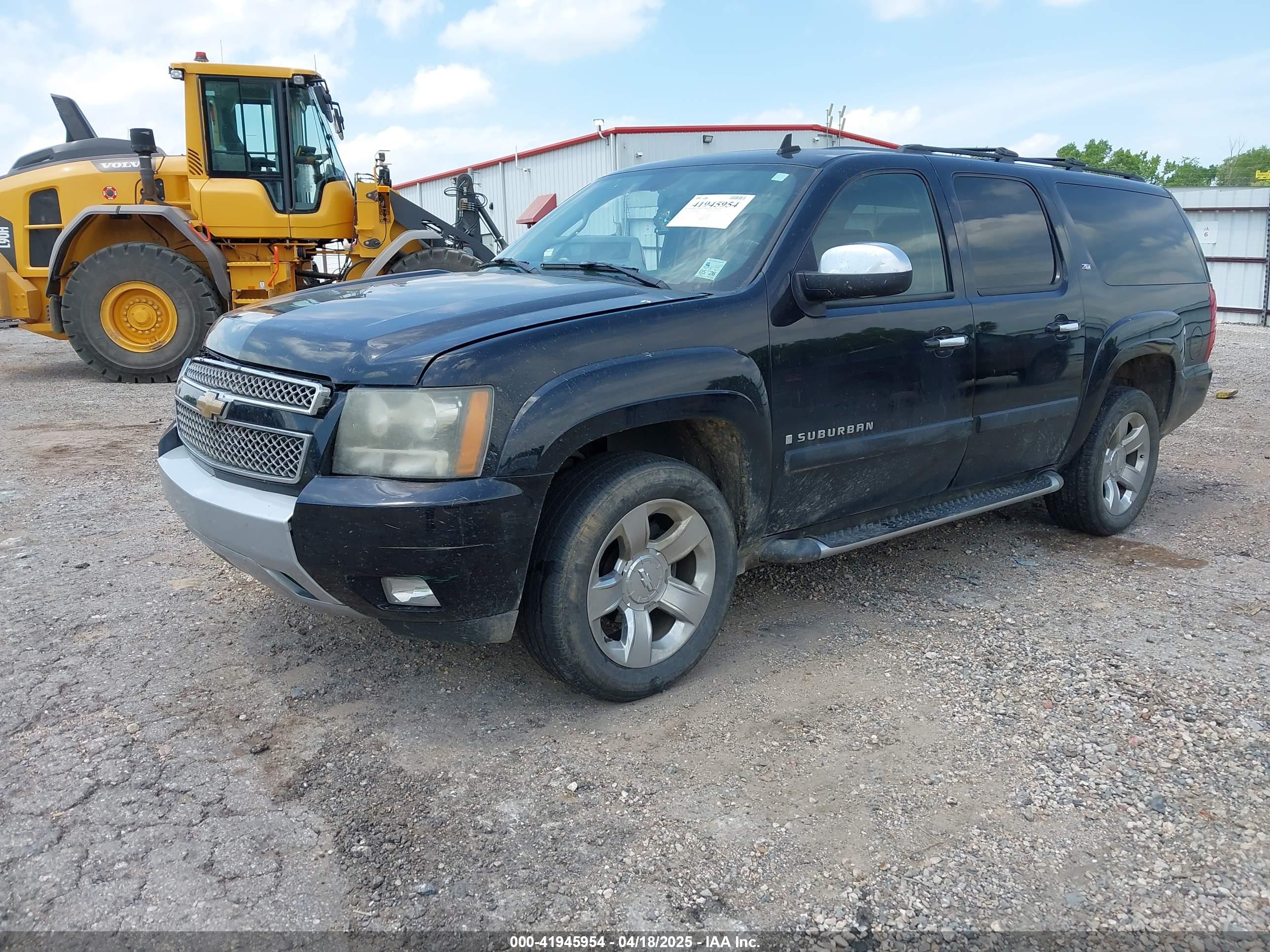 CHEVROLET SUBURBAN image 2