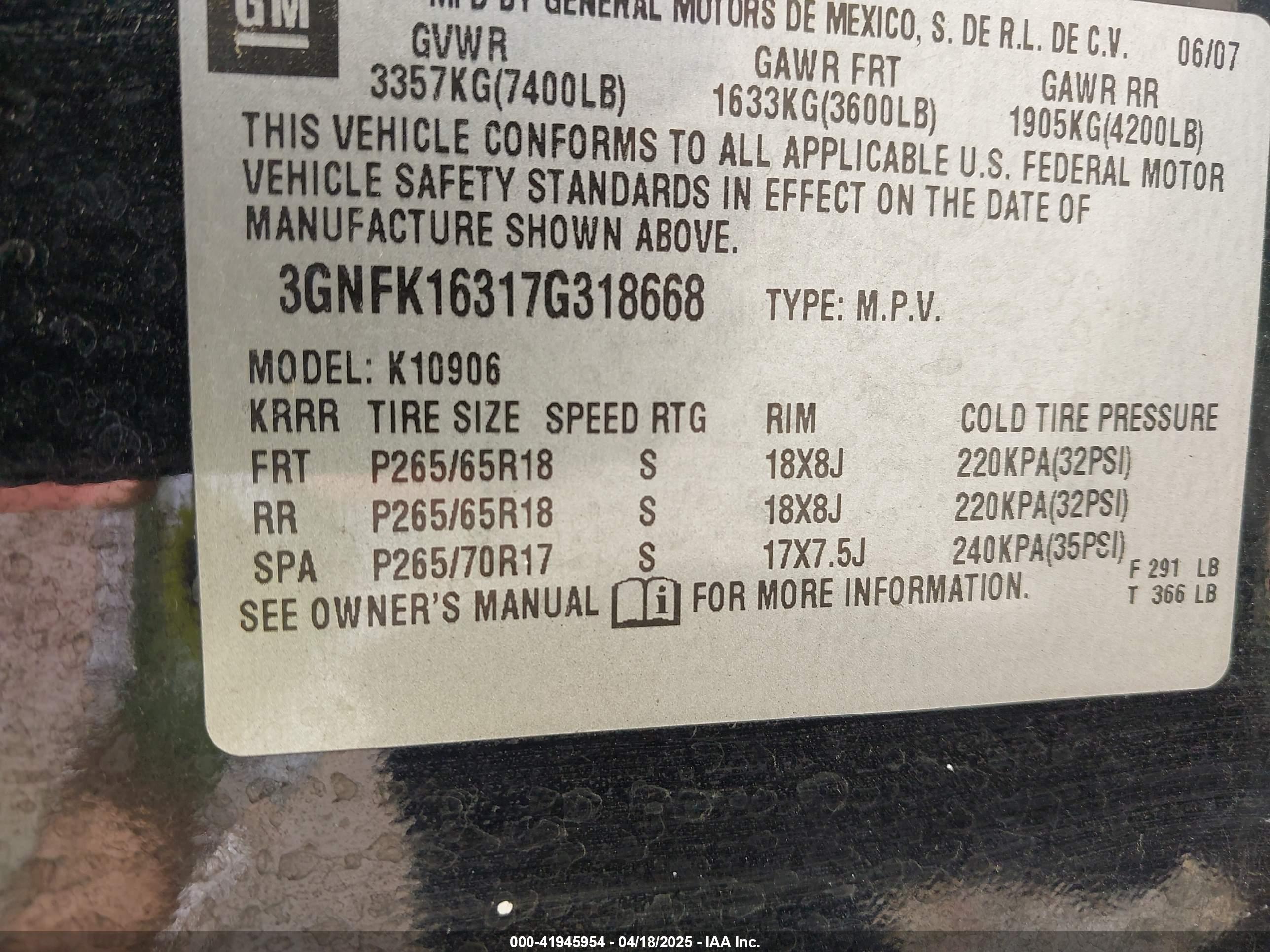 CHEVROLET SUBURBAN image 9