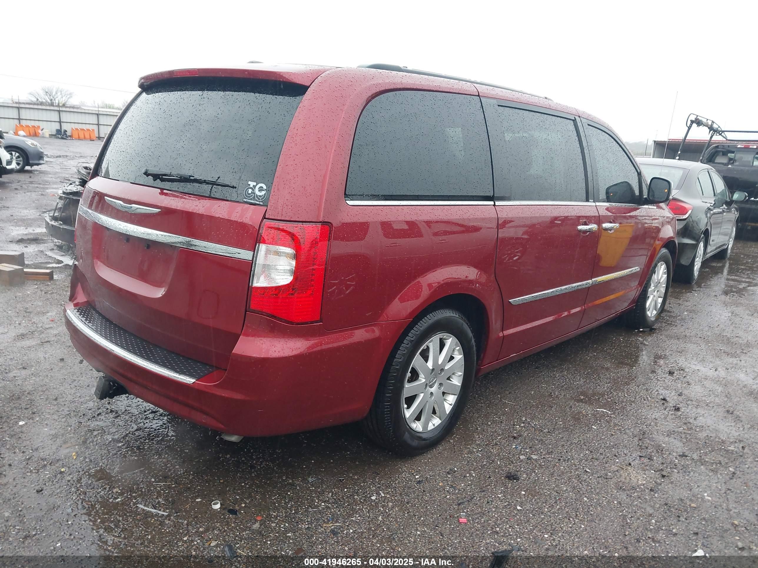 CHRYSLER TOWN image 4