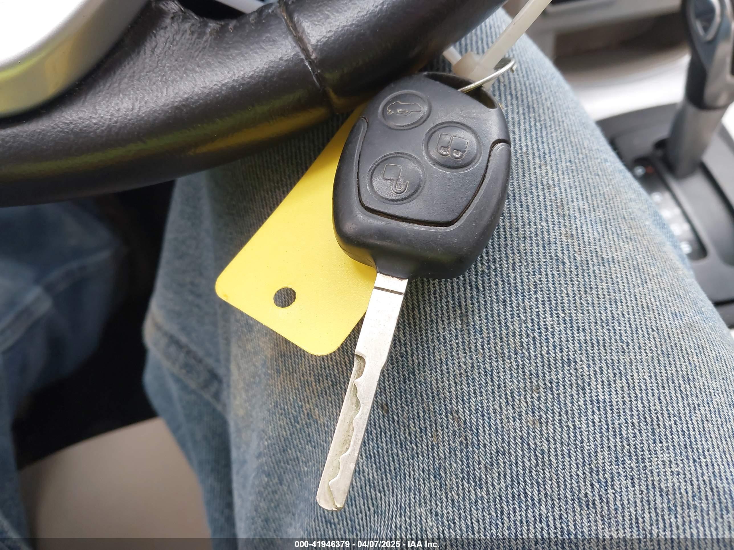 FORD FIESTA image 11