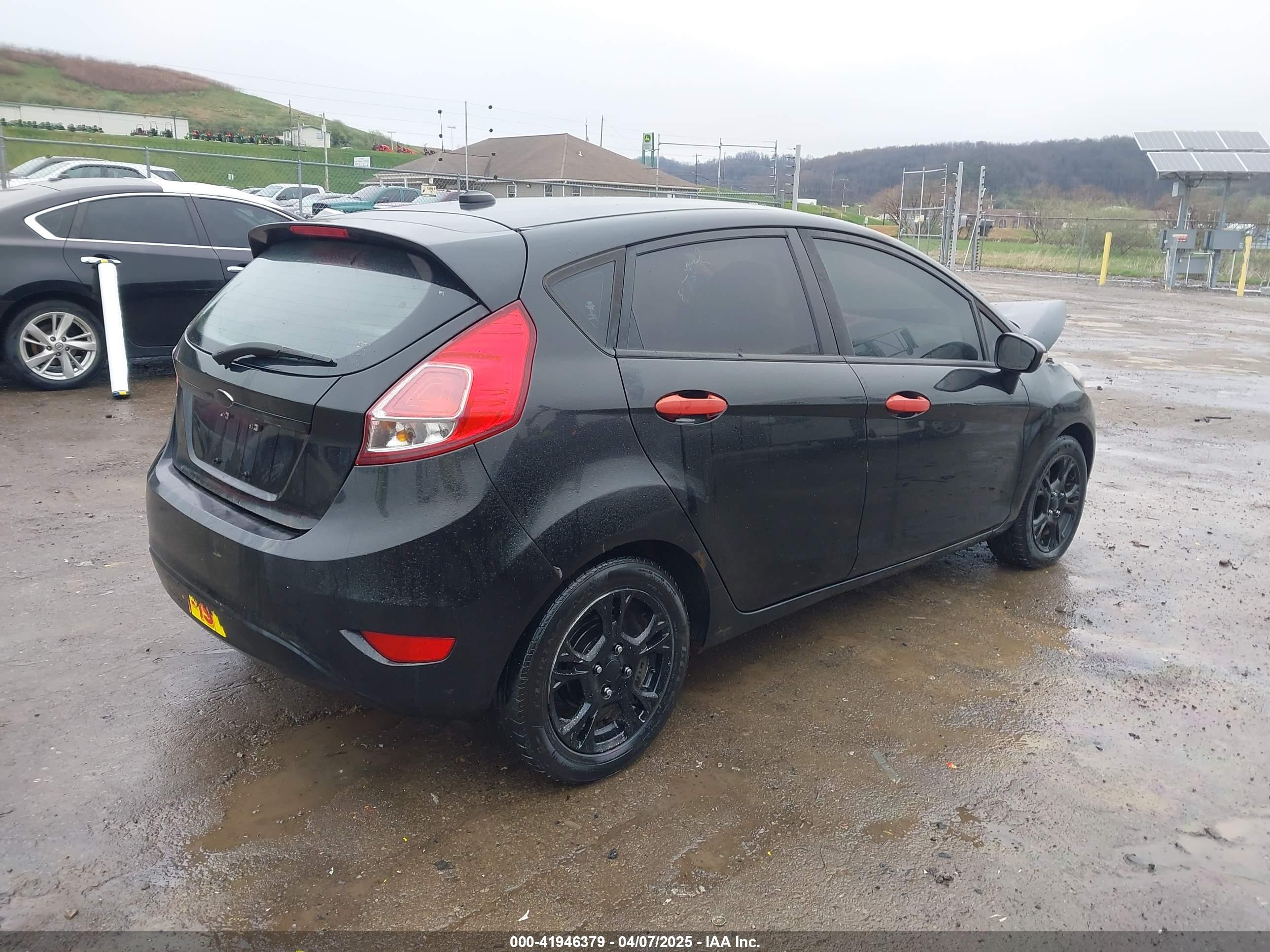 FORD FIESTA image 4