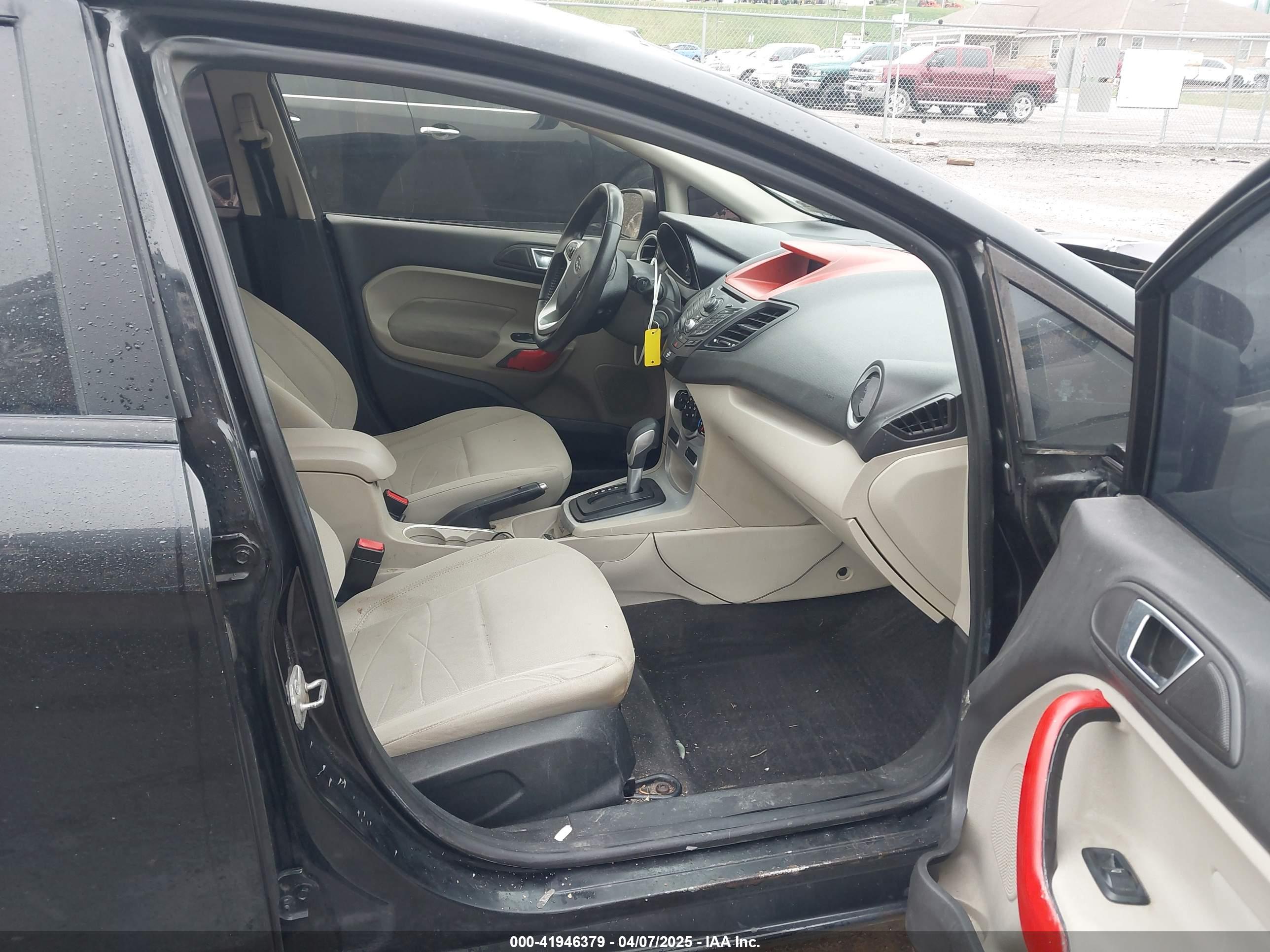 FORD FIESTA image 5